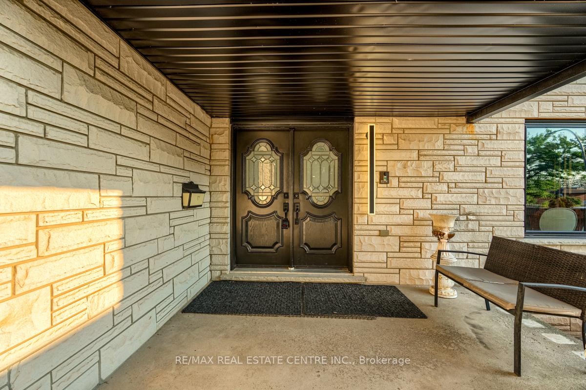 Photo 5 of 4 Earlidawn Court, Hamilton, Stoney Creek — HOMEH
