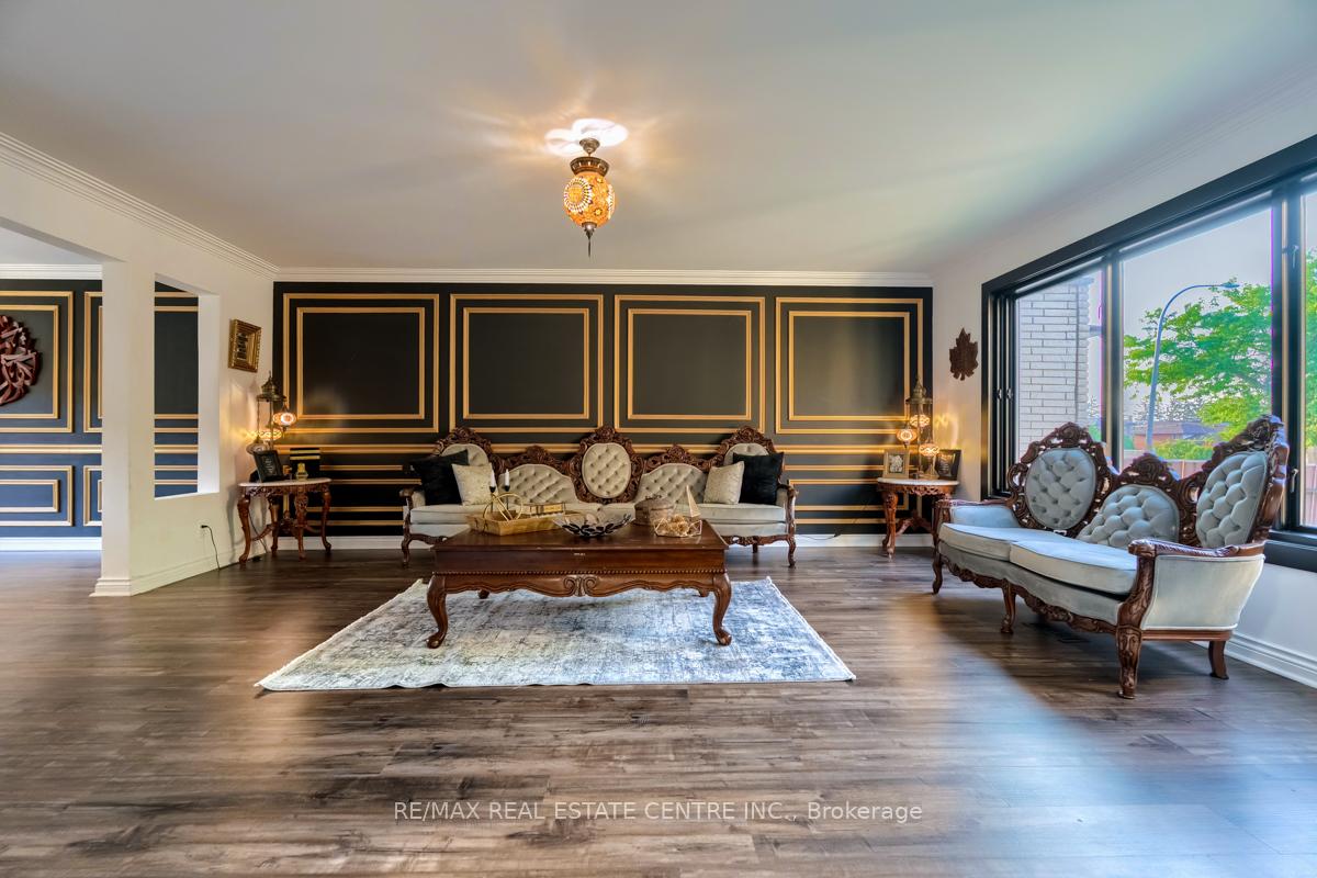 Photo 9 of 4 Earlidawn Court, Hamilton, Stoney Creek — HOMEH