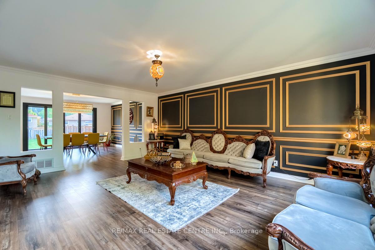 Photo 10 of 4 Earlidawn Court, Hamilton, Stoney Creek — HOMEH