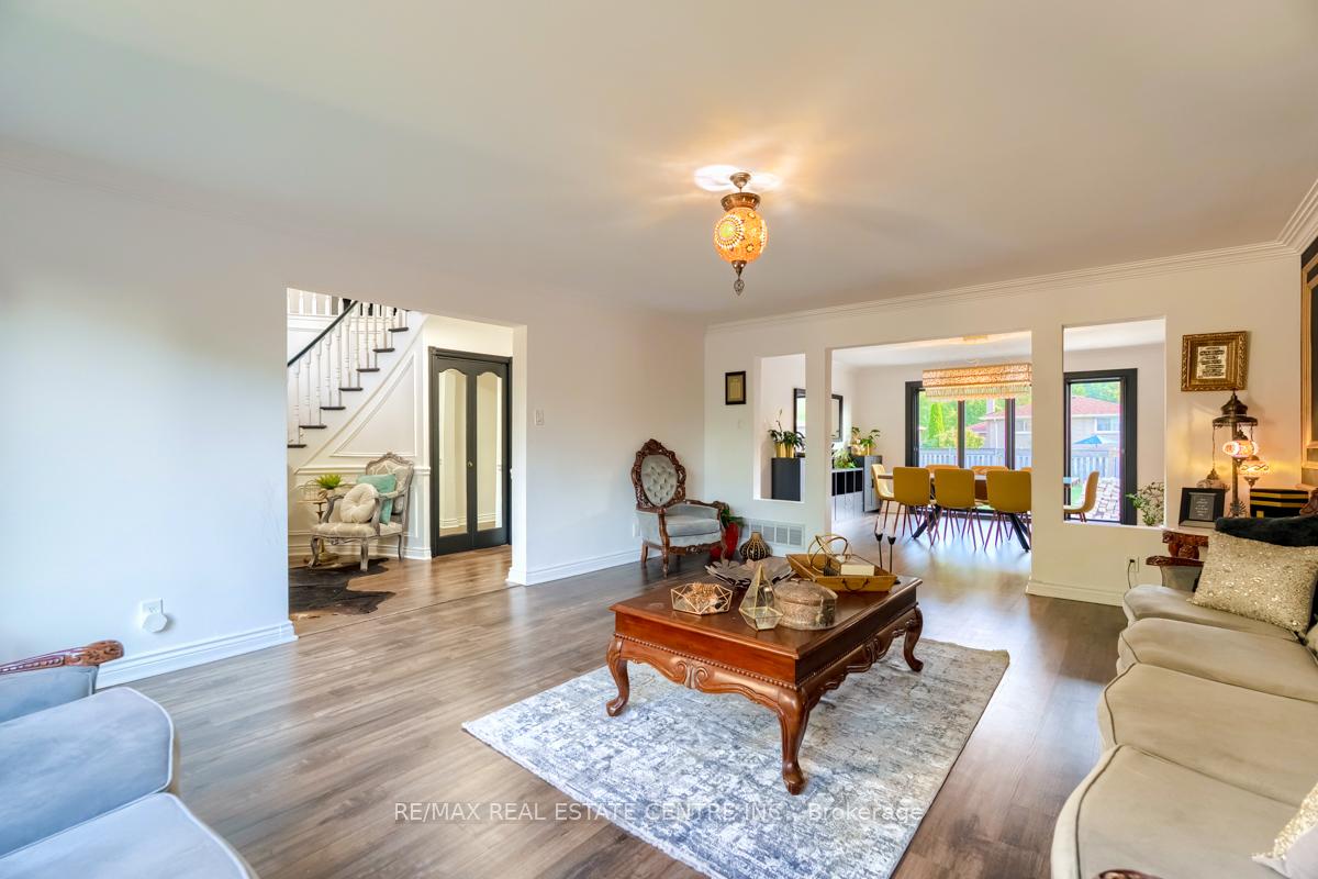 Photo 11 of 4 Earlidawn Court, Hamilton, Stoney Creek — HOMEH