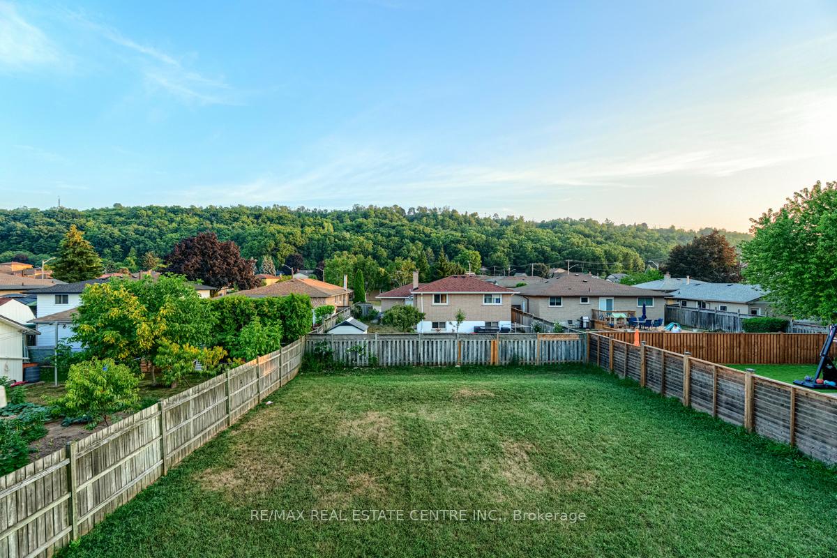 Photo 35 of 4 Earlidawn Court, Hamilton, Stoney Creek — HOMEH