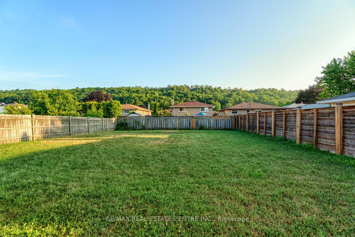 Photo 49 of 4 Earlidawn Court, Hamilton, Stoney Creek — HOMEH