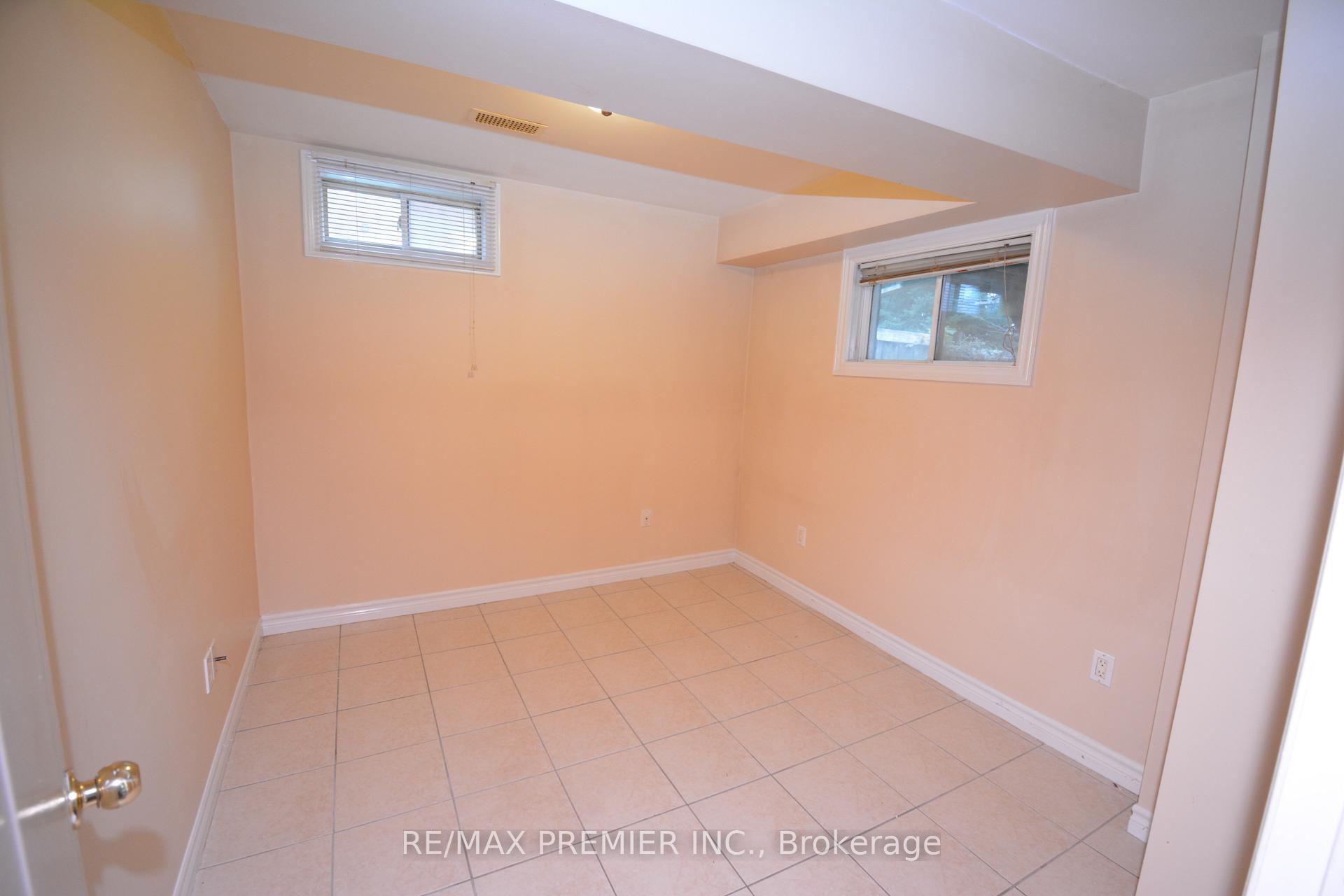 Photo 15 of 77 Stonebriar Drive, Vaughan, Maple — HOMEH