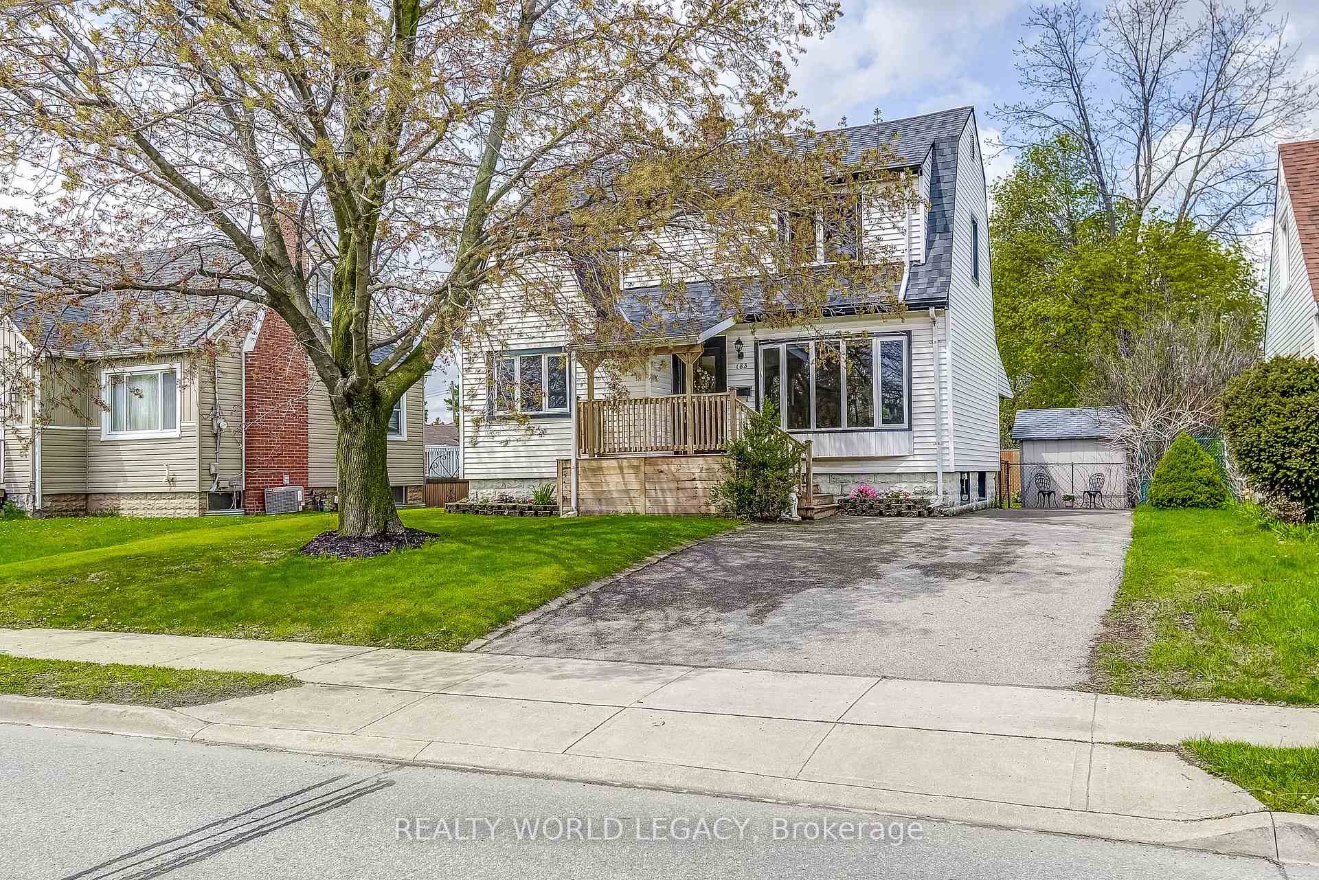 Photo 3 of 183 Nash Road N, Hamilton, Kentley — HOMEH