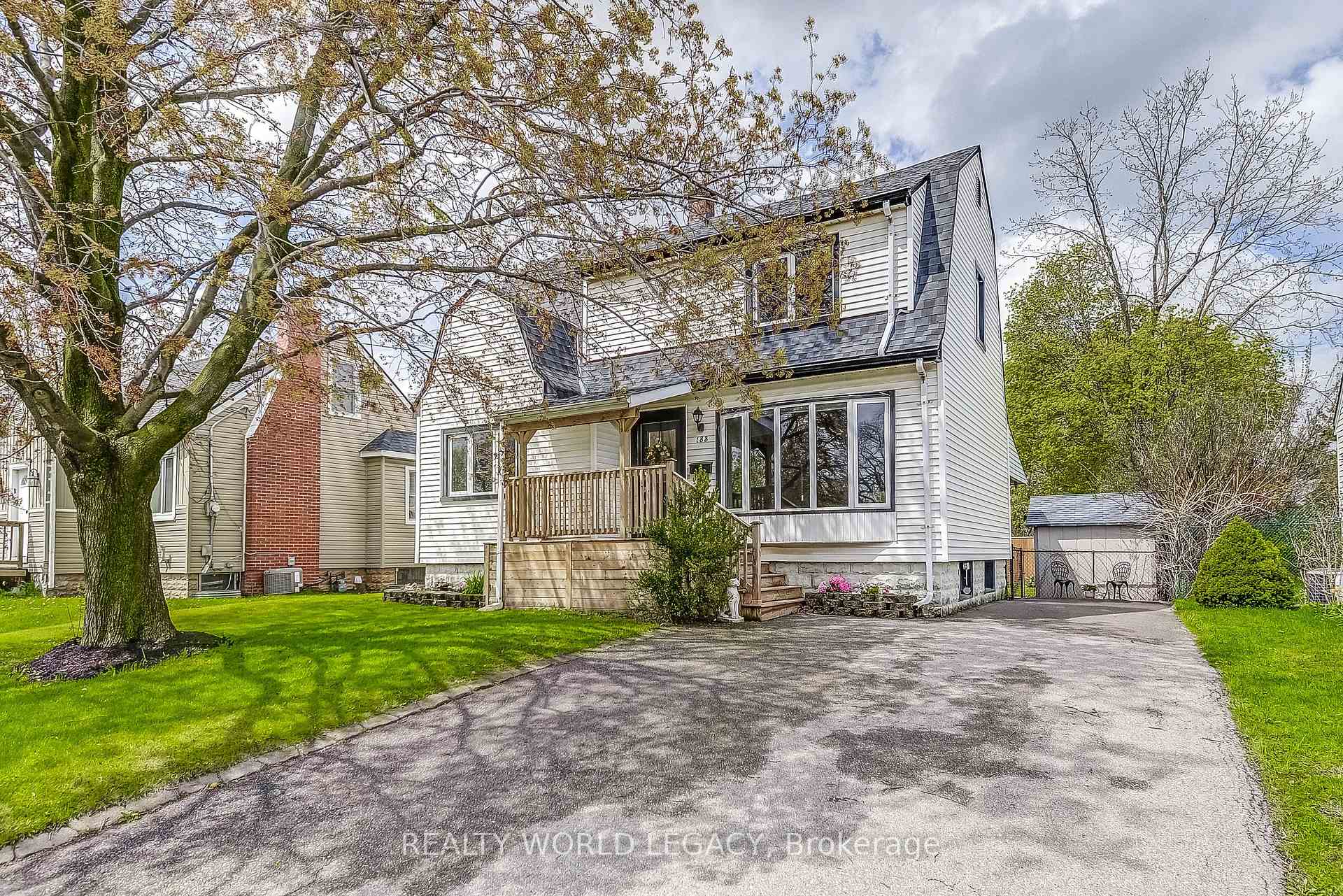Photo 4 of 183 Nash Road N, Hamilton, Kentley — HOMEH