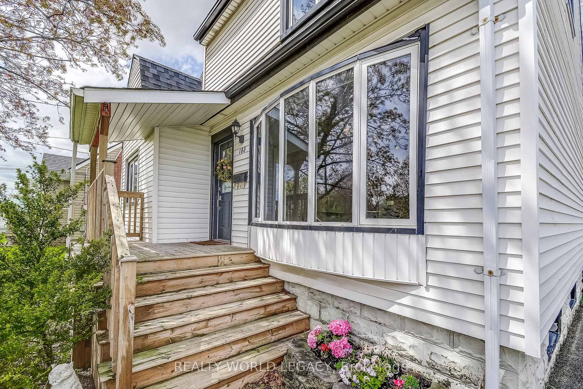 Photo 8 of 183 Nash Road N, Hamilton, Kentley — HOMEH