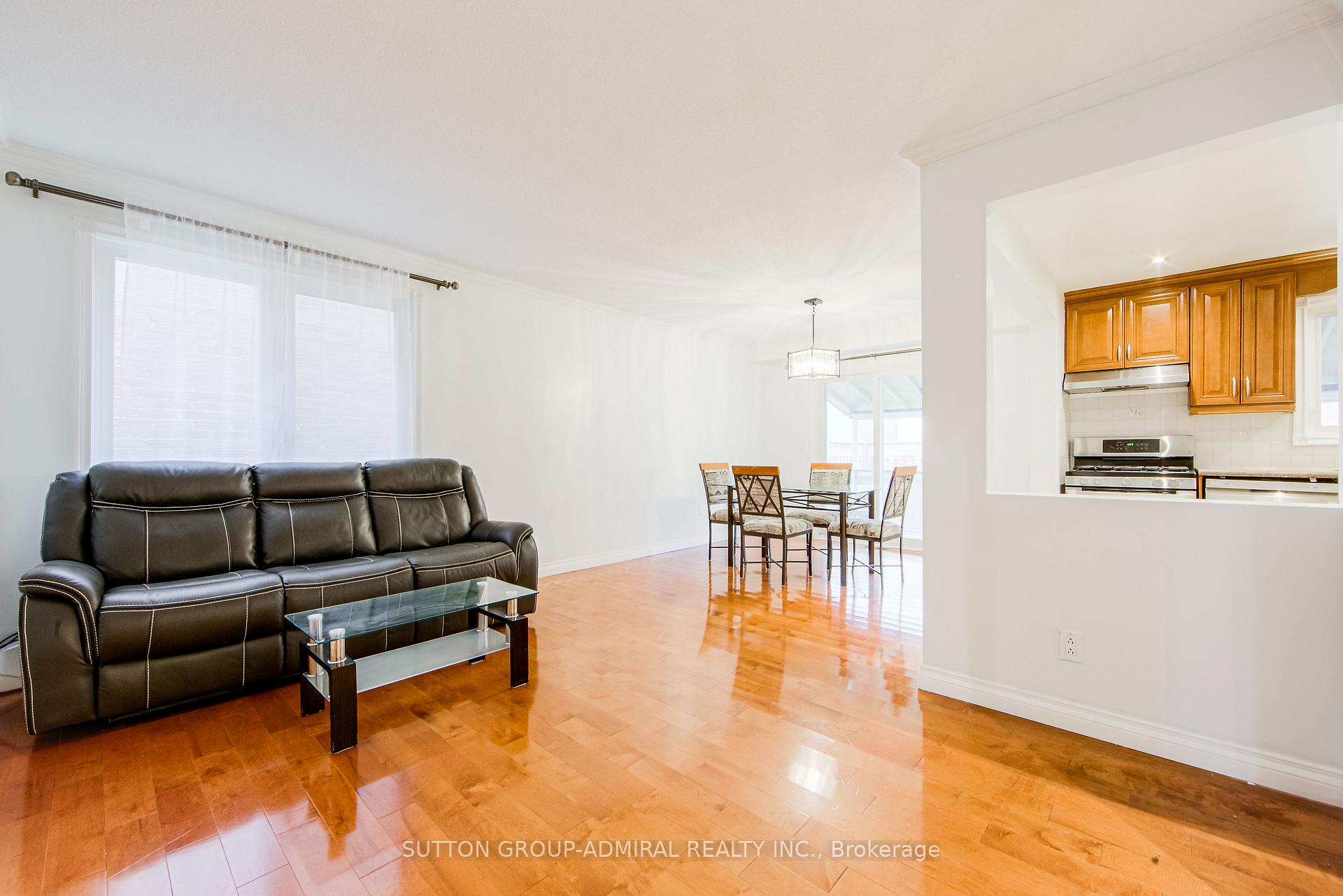 Photo 9 of 23 Millbank Court, Vaughan, Brownridge — HOMEH