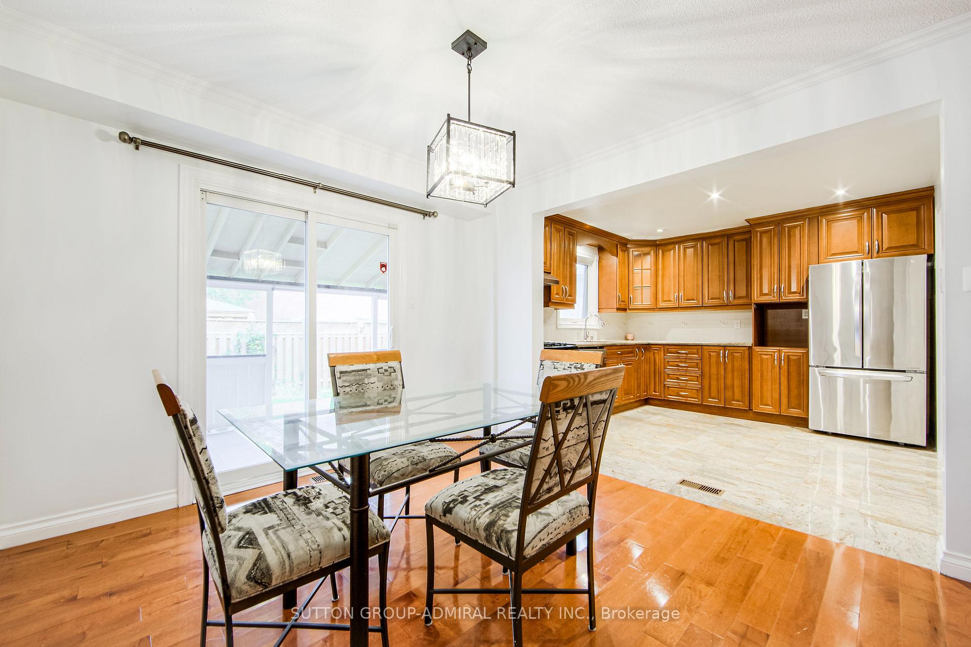 Photo 11 of 23 Millbank Court, Vaughan, Brownridge — HOMEH
