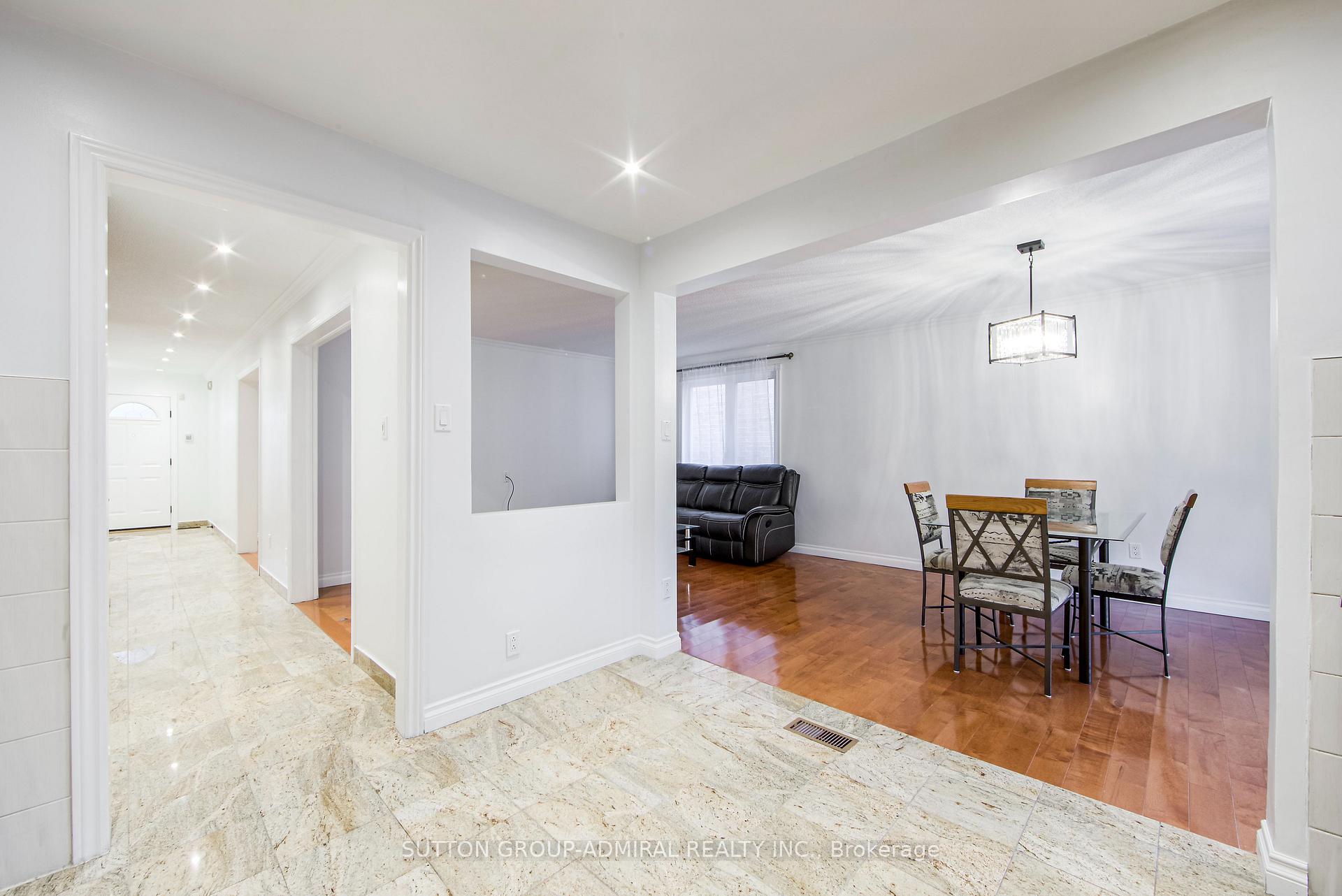Photo 14 of 23 Millbank Court, Vaughan, Brownridge — HOMEH