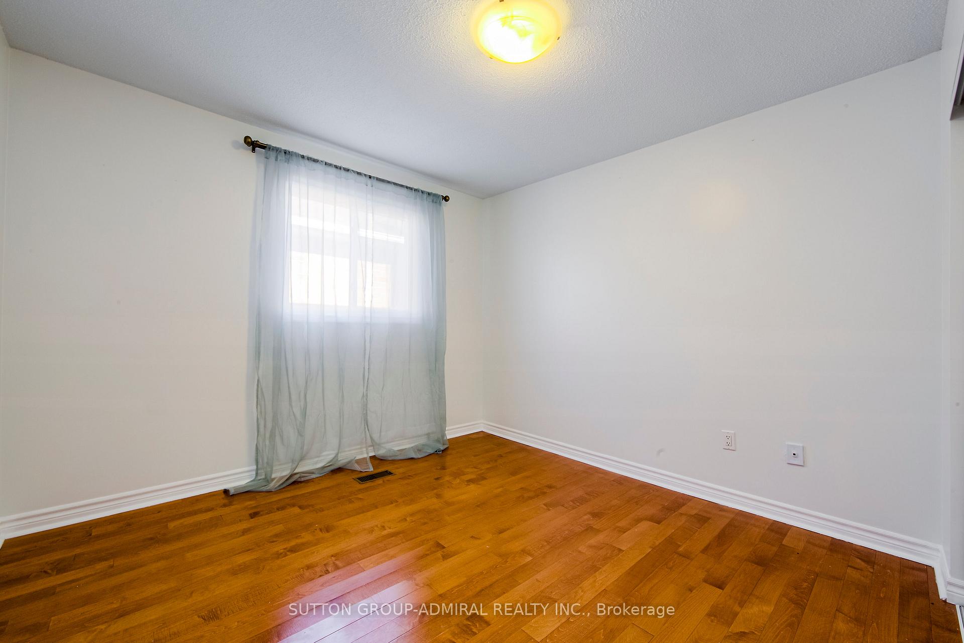 Photo 23 of 23 Millbank Court, Vaughan, Brownridge — HOMEH