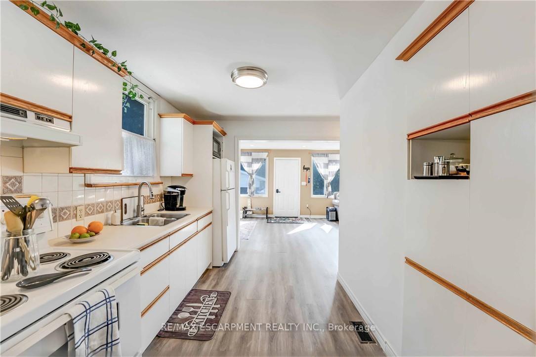 Photo 11 of 111 East 25th Street, Hamilton, Eastmount — HOMEH