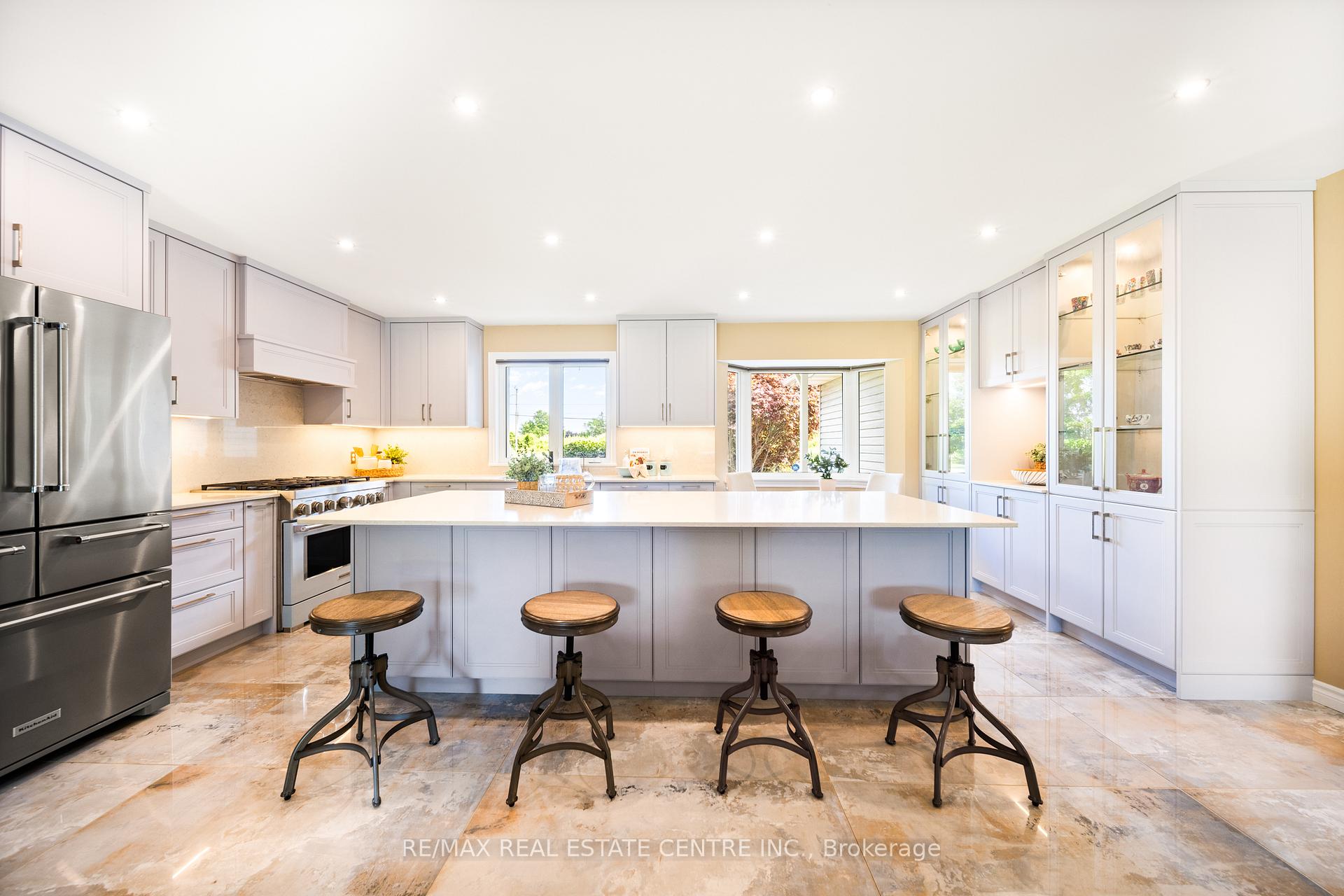 Photo 5 of 399 Old Brock Road, Hamilton, Greensville — HOMEH