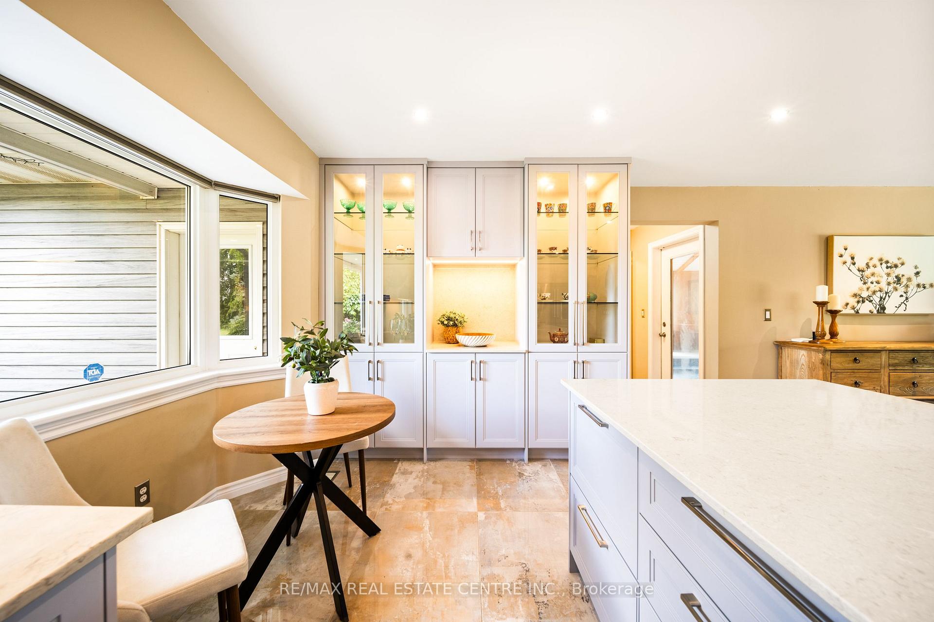 Photo 7 of 399 Old Brock Road, Hamilton, Greensville — HOMEH