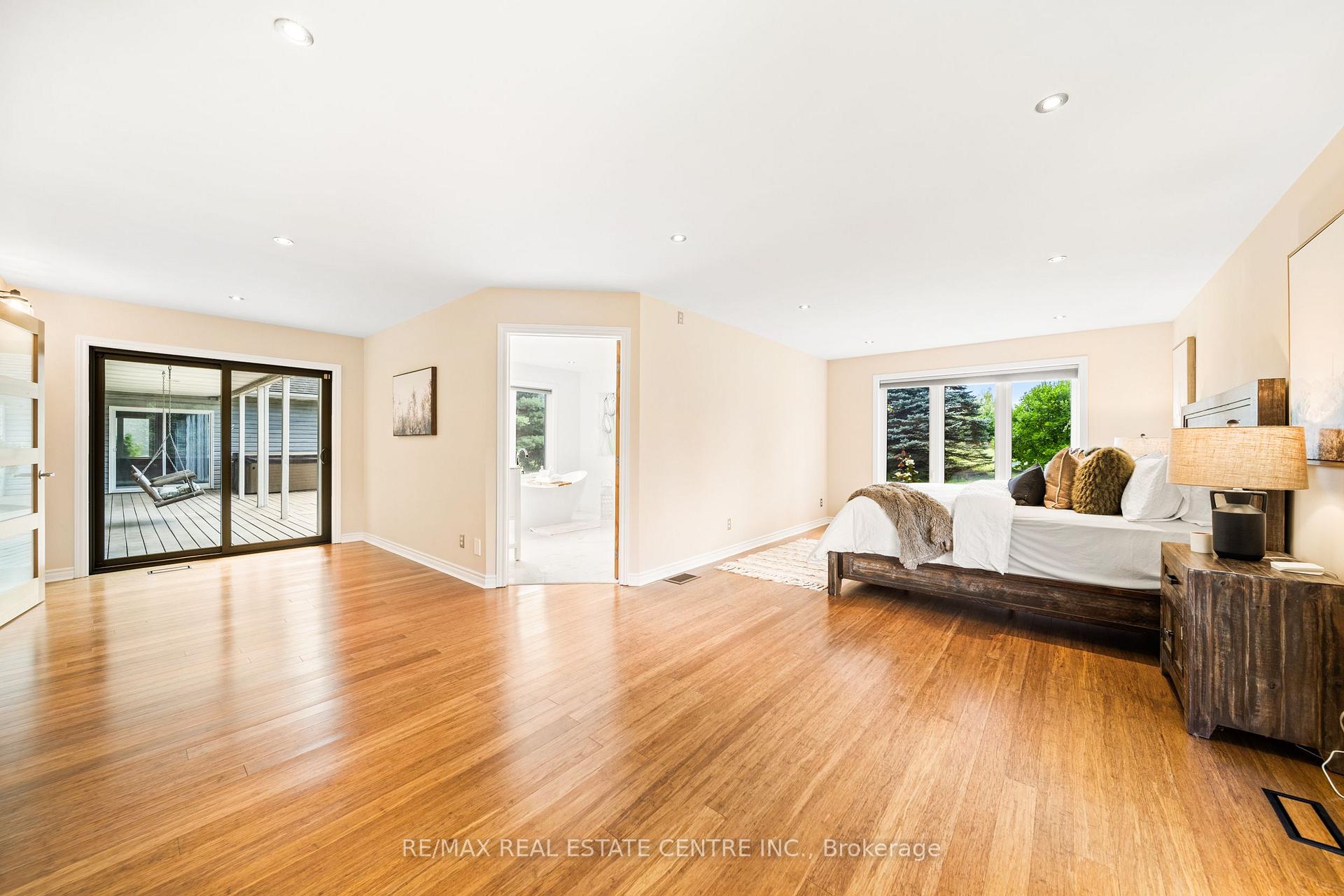 Photo 17 of 399 Old Brock Road, Hamilton, Greensville — HOMEH