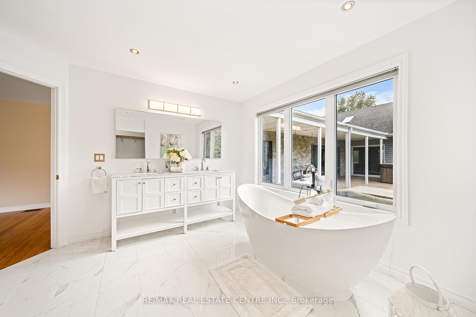 Photo 20 of 399 Old Brock Road, Hamilton, Greensville — HOMEH