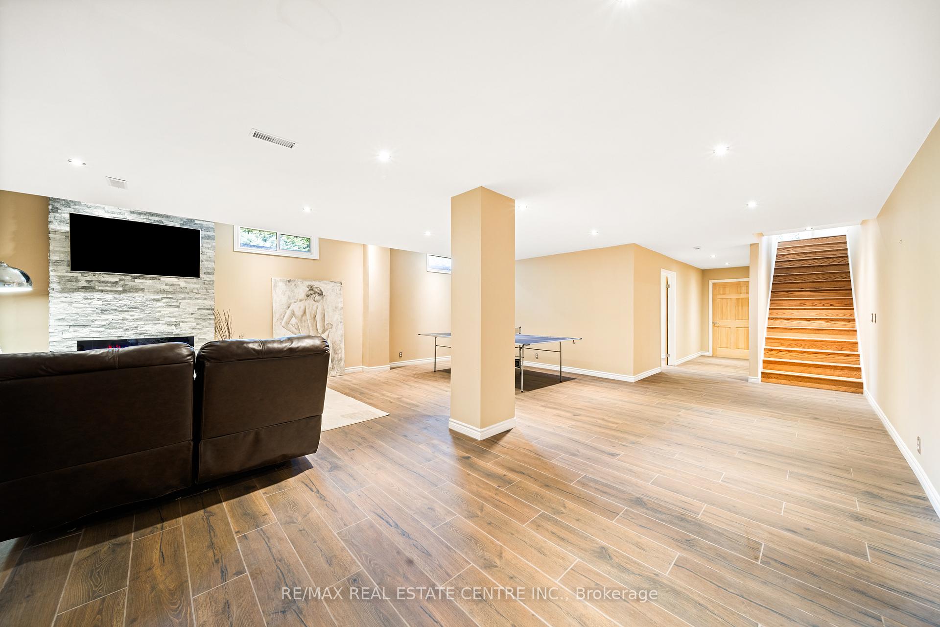 Photo 25 of 399 Old Brock Road, Hamilton, Greensville — HOMEH