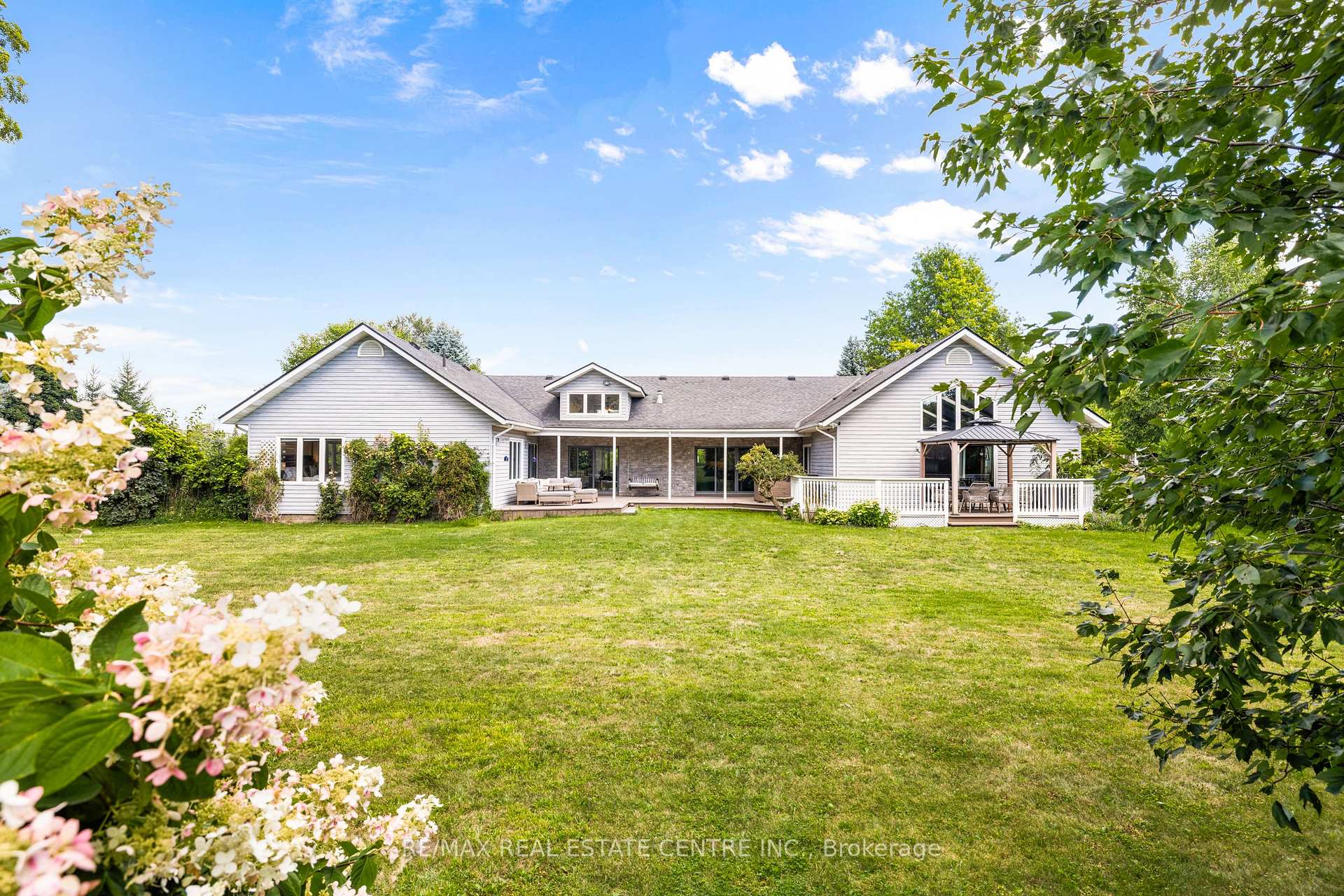 Photo 32 of 399 Old Brock Road, Hamilton, Greensville — HOMEH