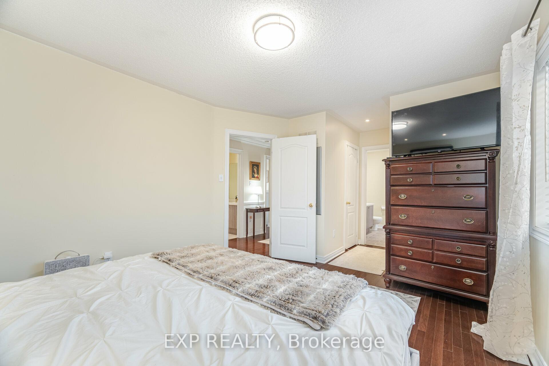 Photo 25 of 49 Skylark Drive, Vaughan, Vellore Village — HOMEH