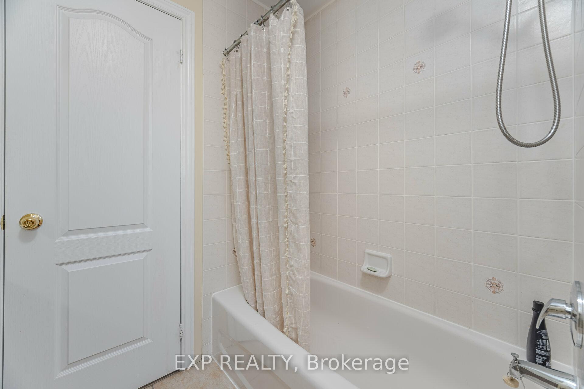 Photo 33 of 49 Skylark Drive, Vaughan, Vellore Village — HOMEH