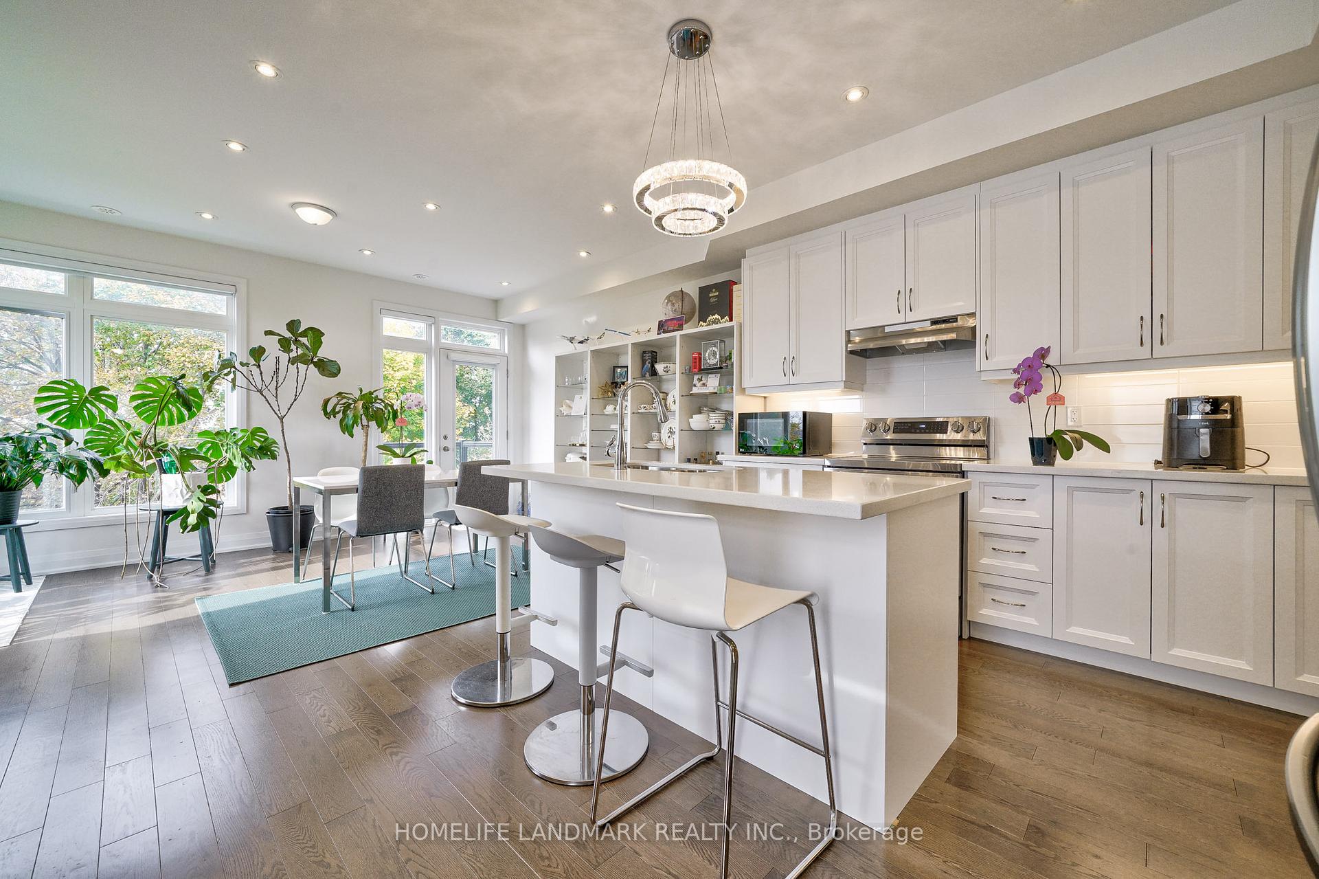Photo 3 of 46 Shatner Turnabout, Vaughan, East Woodbridge — HOMEH