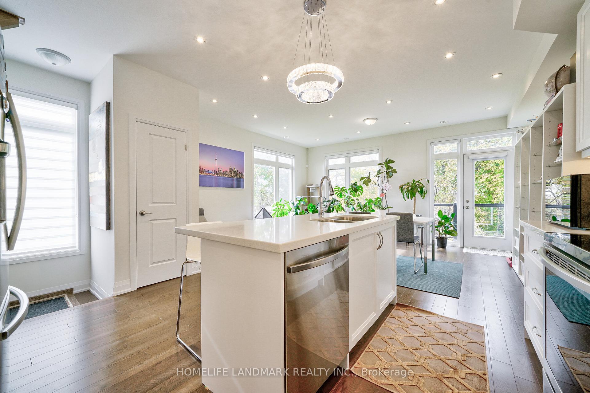 Photo 5 of 46 Shatner Turnabout, Vaughan, East Woodbridge — HOMEH