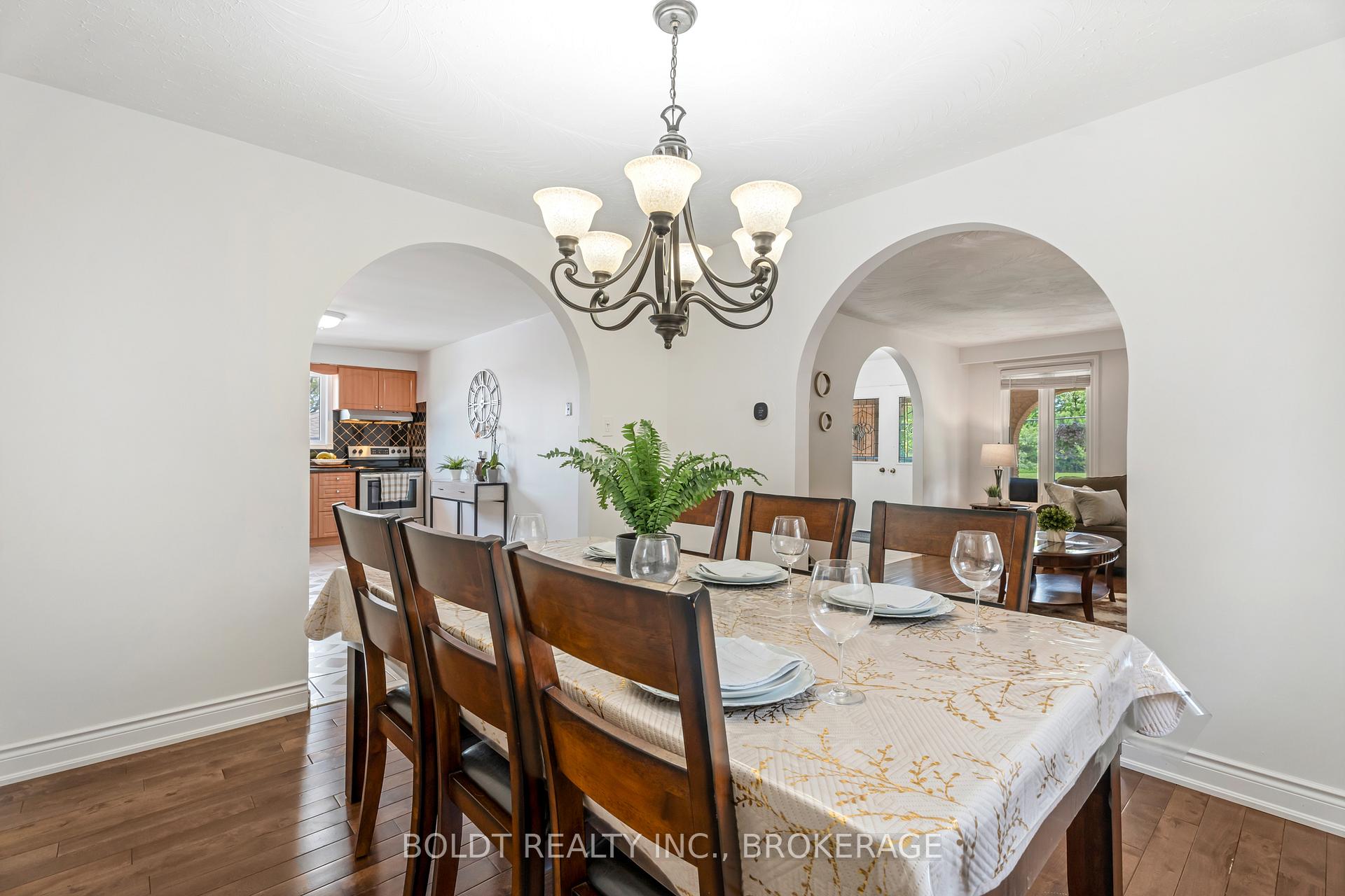 Photo 9 of 124 Quaker Crescent, Hamilton, Quinndale — HOMEH
