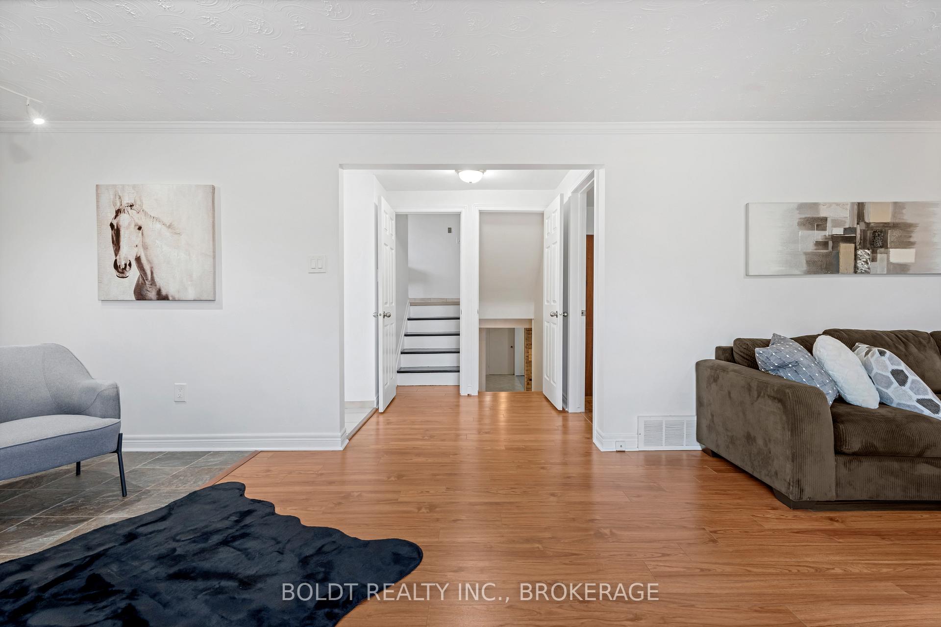 Photo 23 of 124 Quaker Crescent, Hamilton, Quinndale — HOMEH