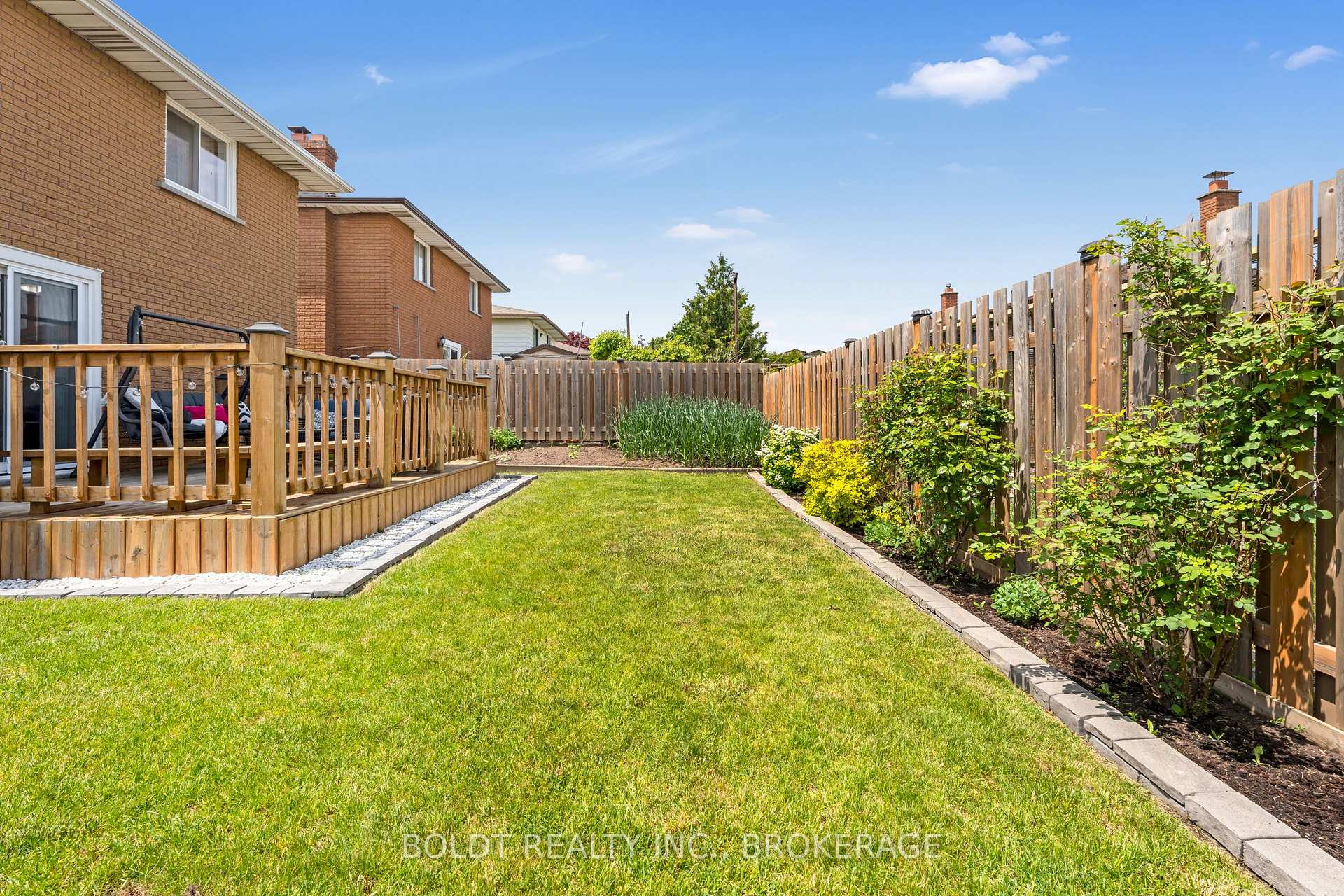 Photo 32 of 124 Quaker Crescent, Hamilton, Quinndale — HOMEH