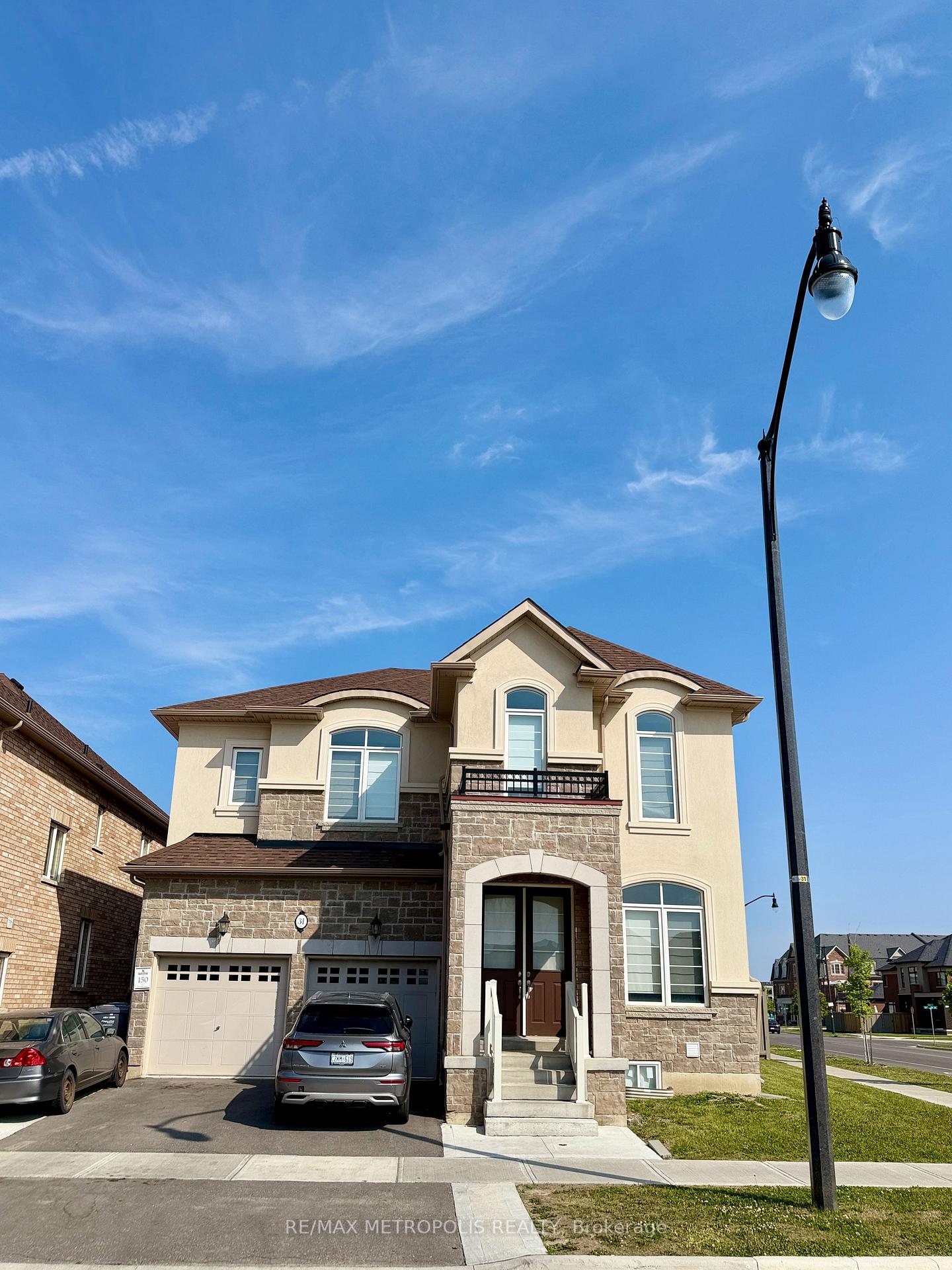 Front of Unit Upper, 31 Elverton Crescent