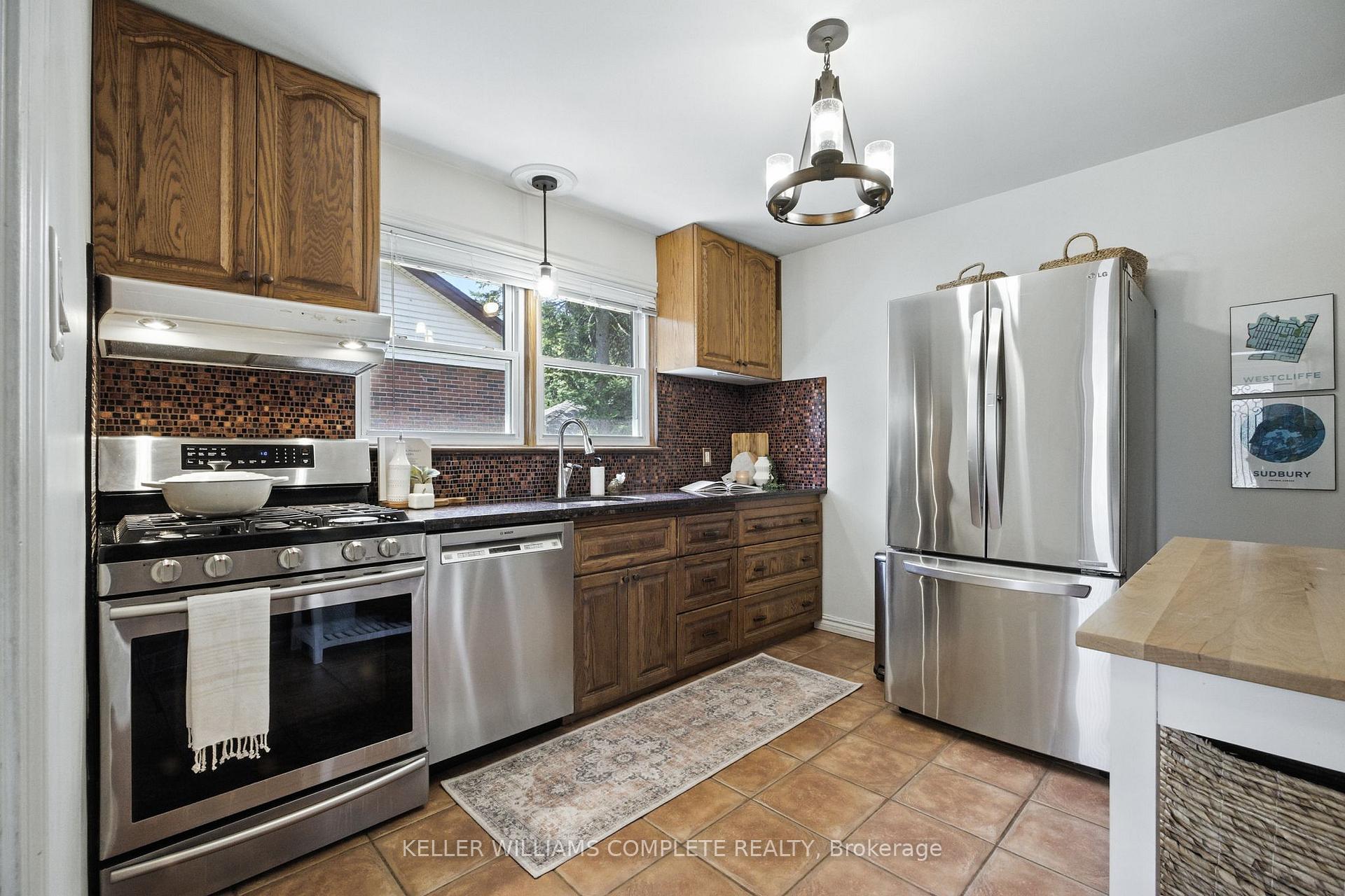 Photo 11 of 136 West 24th Street, Hamilton, Westcliffe — HOMEH