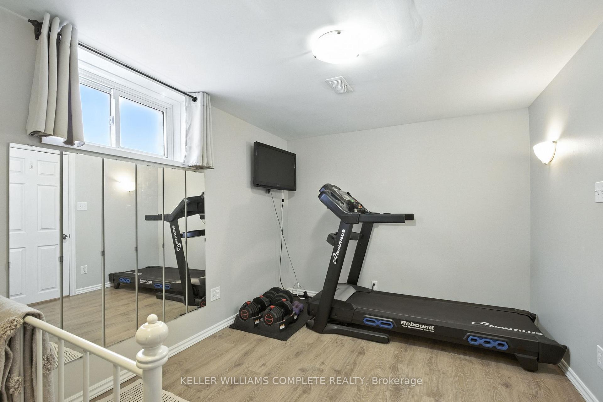 Photo 23 of 136 West 24th Street, Hamilton, Westcliffe — HOMEH