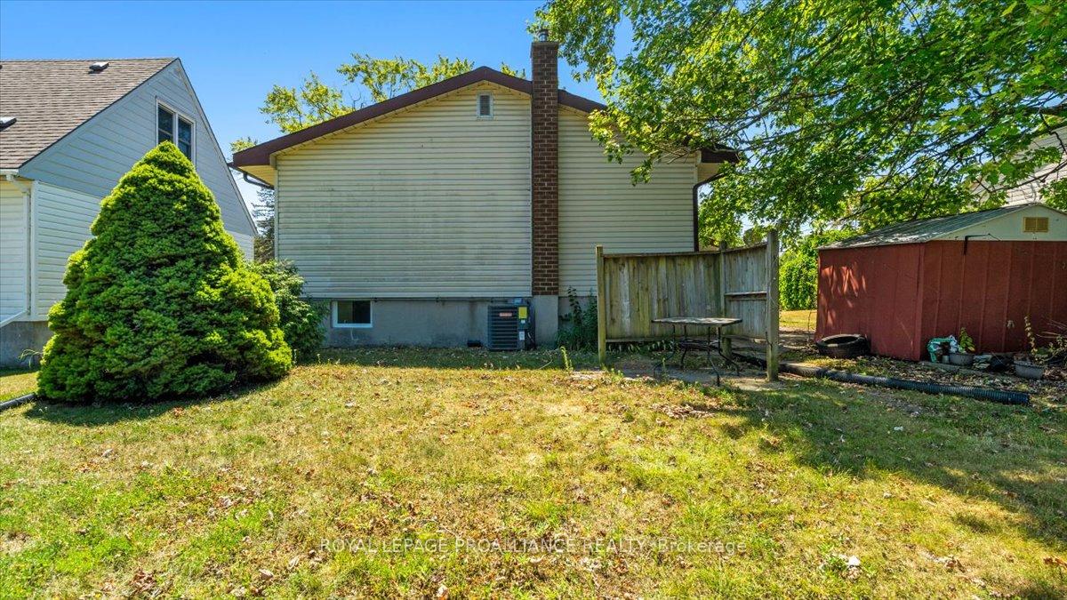 Photo 21 of 46 Tracey Street, Belleville, Belleville Ward — HOMEH