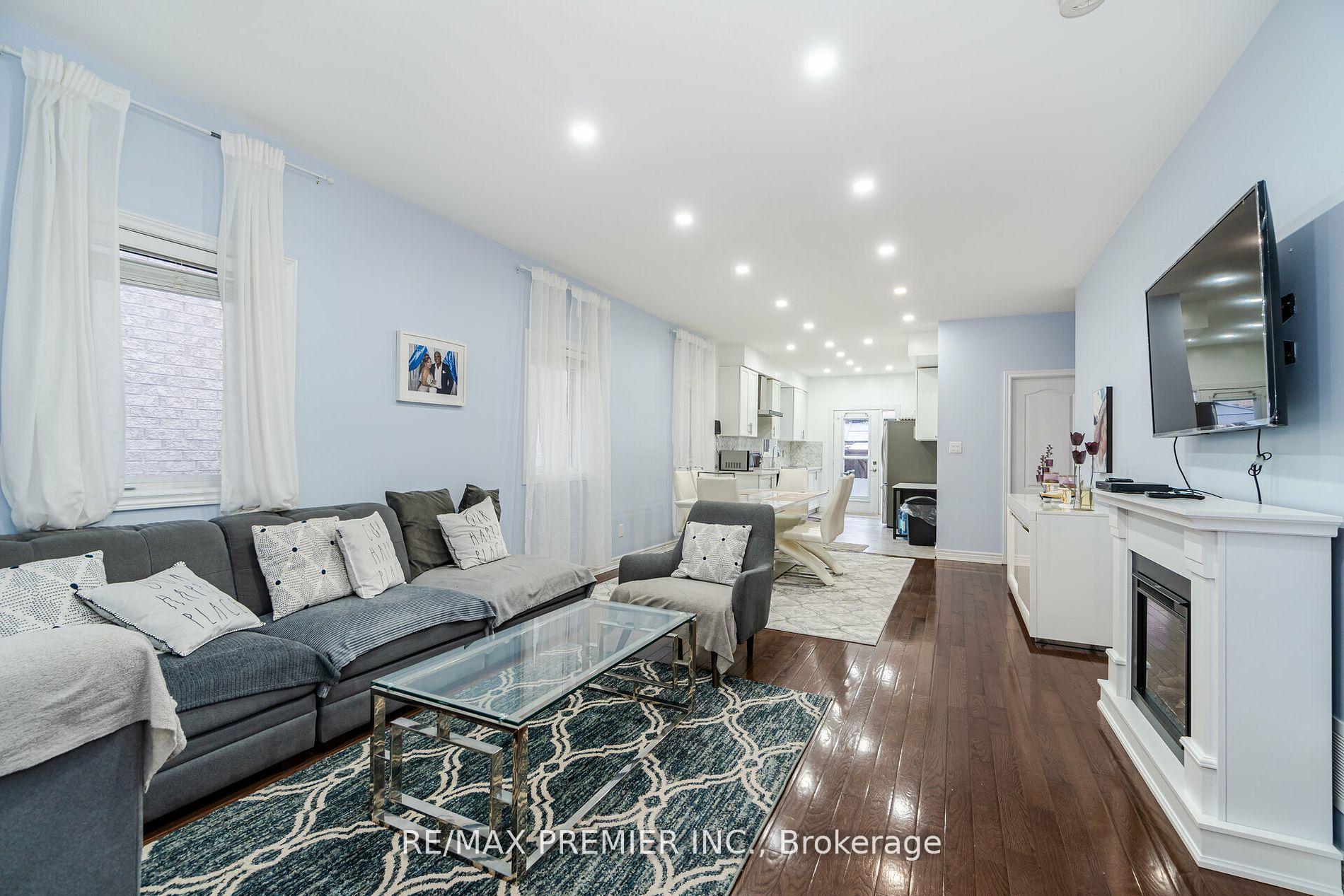 Photo 7 of 80 Heathcliffe Drive, Vaughan, Vellore Village — HOMEH