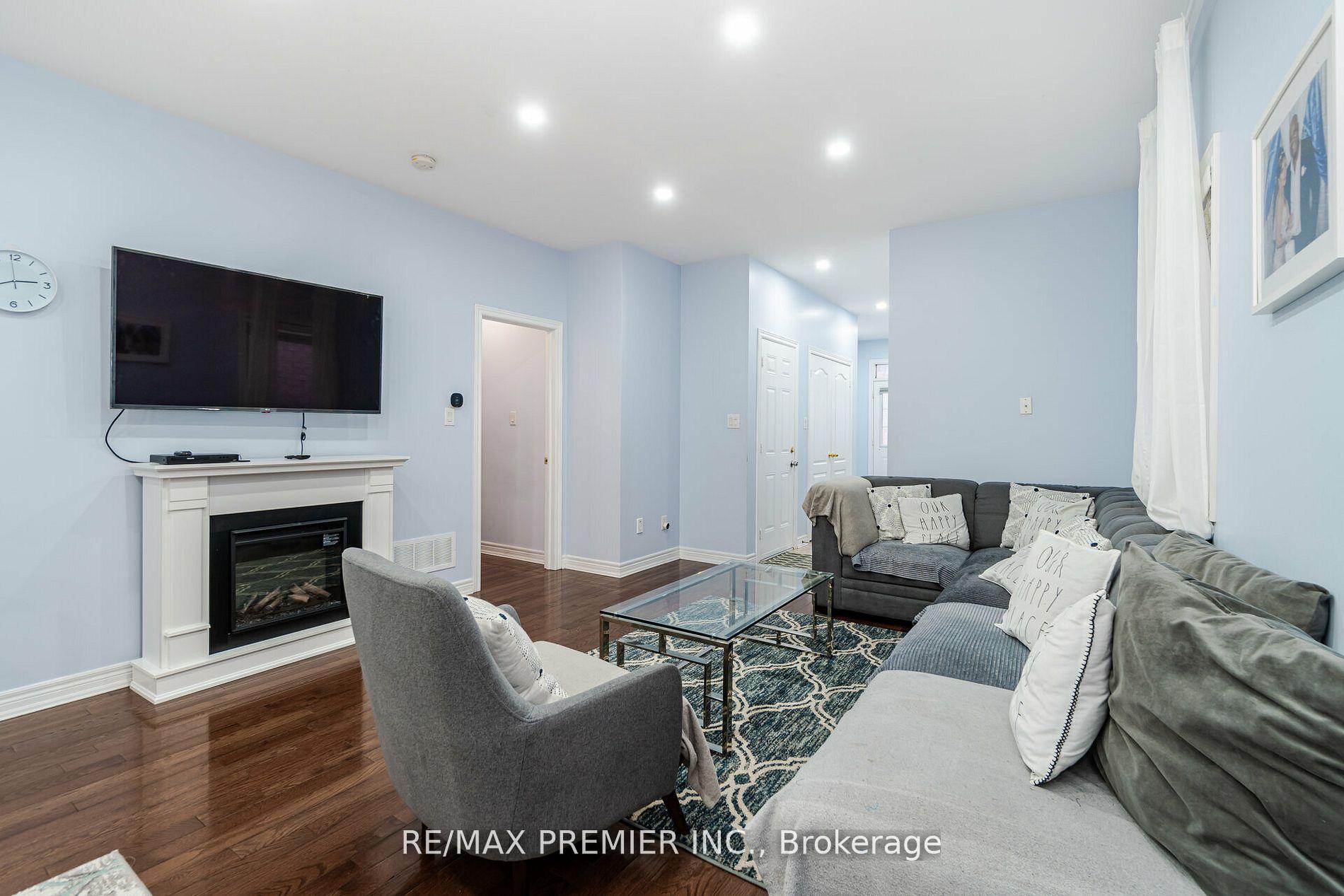 Photo 8 of 80 Heathcliffe Drive, Vaughan, Vellore Village — HOMEH
