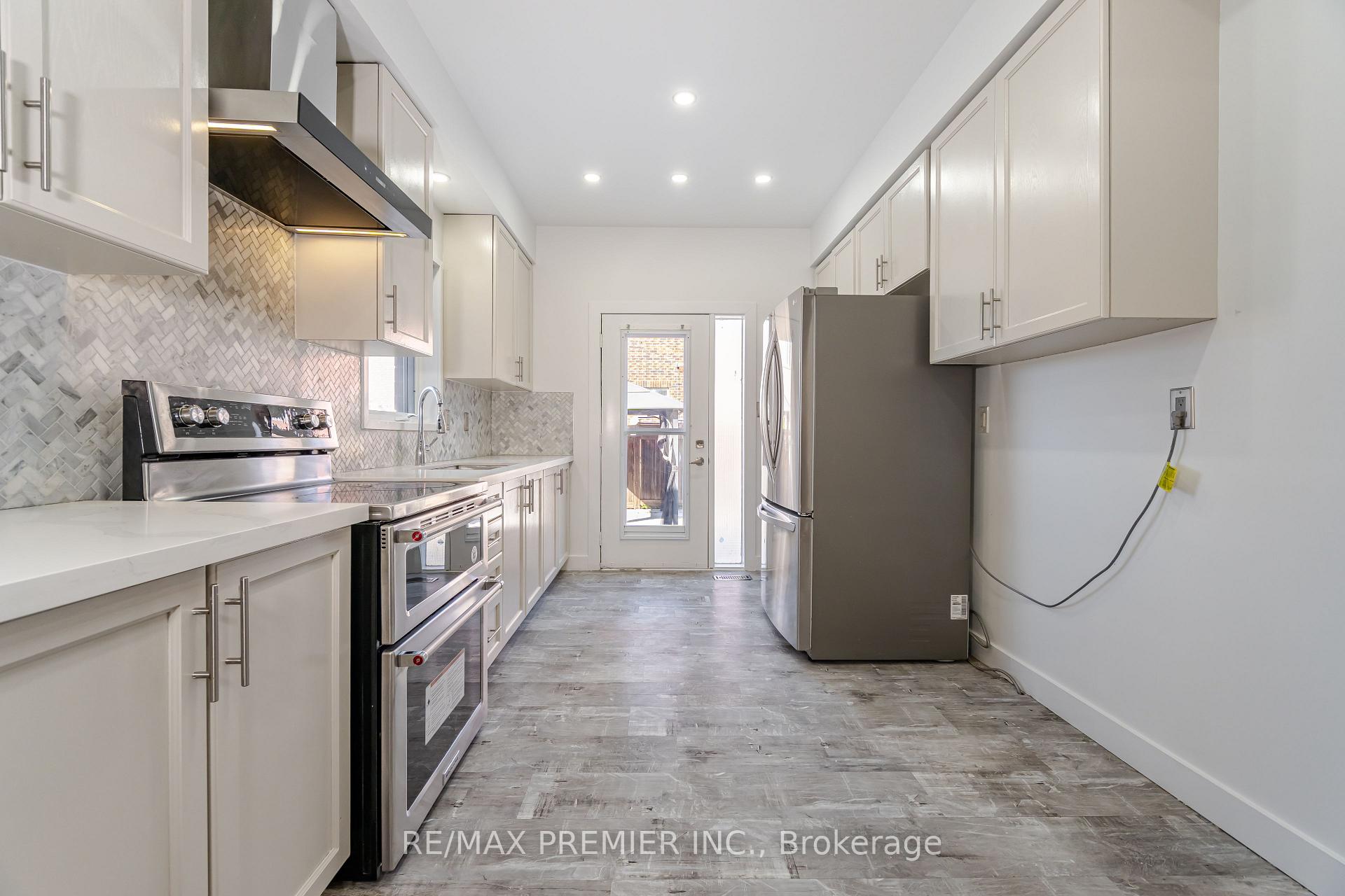 Photo 11 of 80 Heathcliffe Drive, Vaughan, Vellore Village — HOMEH