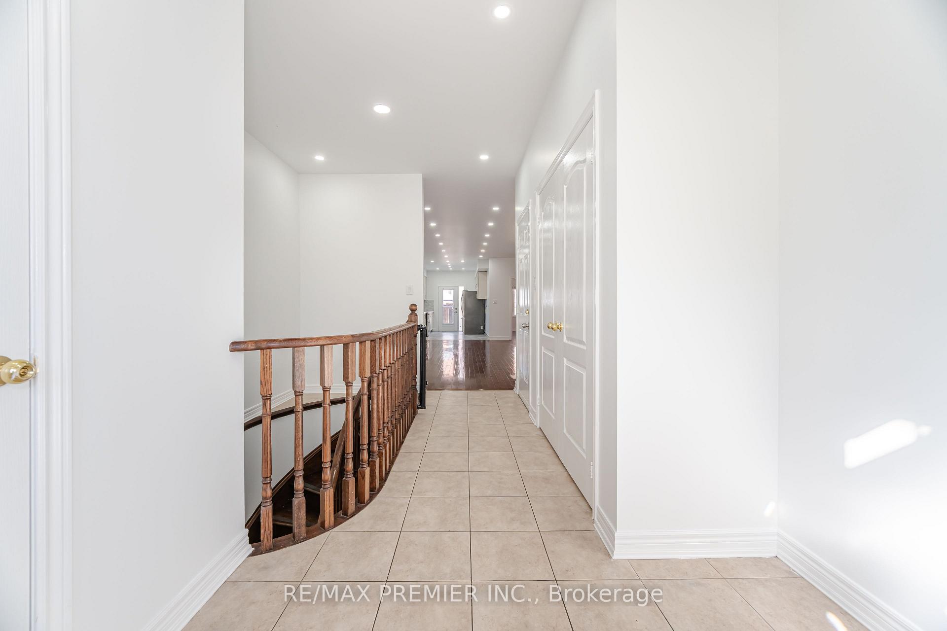 Photo 14 of 80 Heathcliffe Drive, Vaughan, Vellore Village — HOMEH