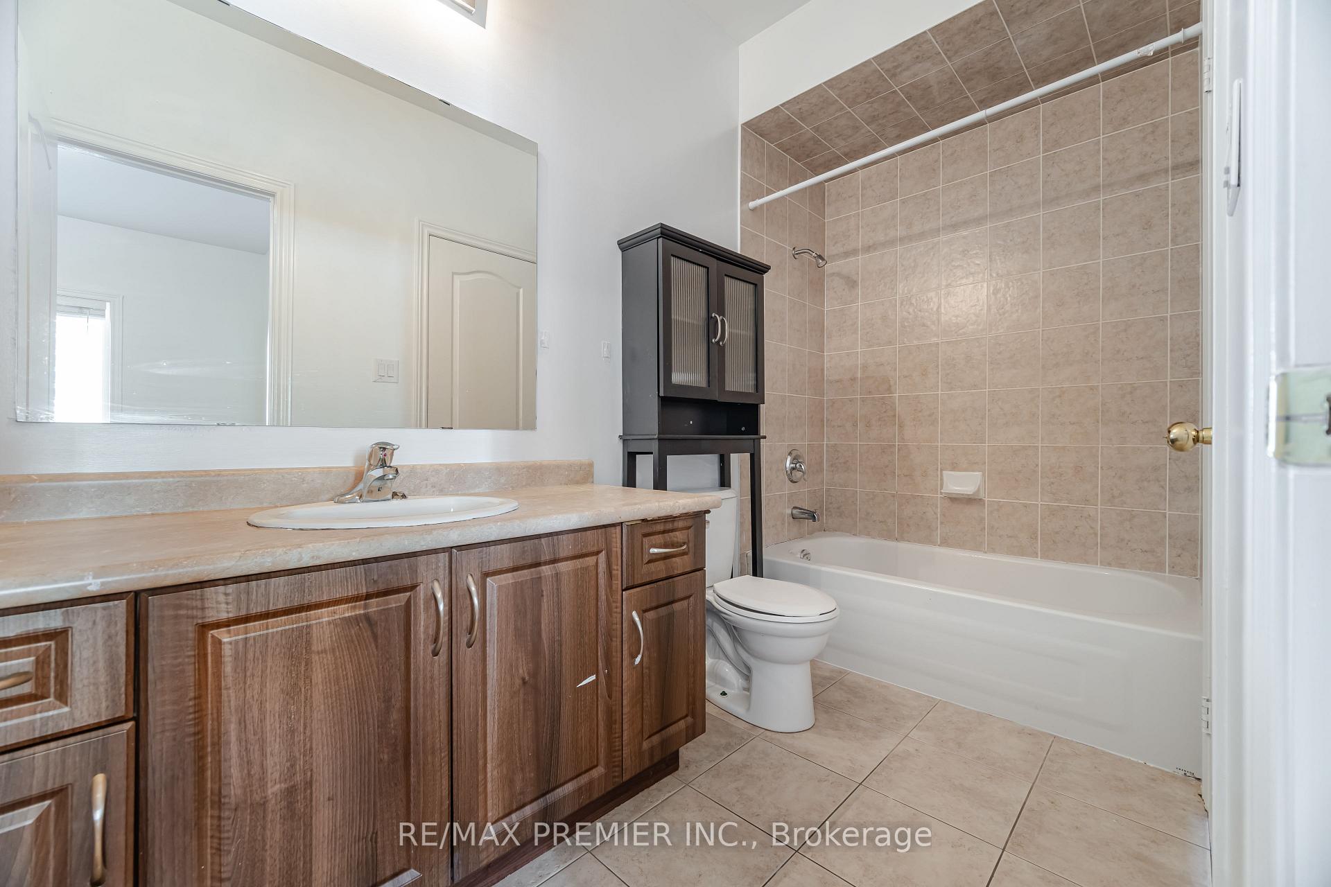 Photo 20 of 80 Heathcliffe Drive, Vaughan, Vellore Village — HOMEH