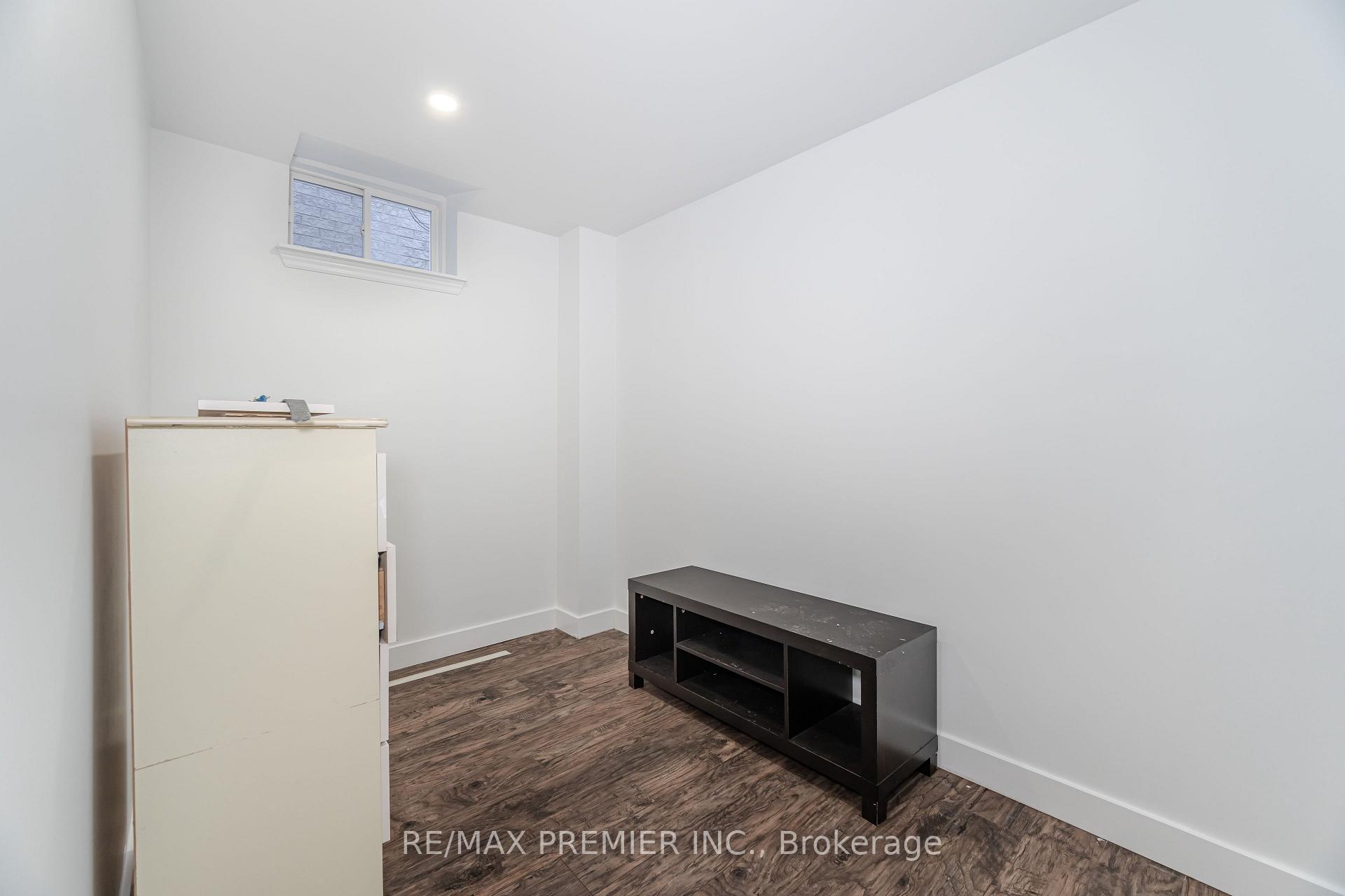 Photo 33 of 80 Heathcliffe Drive, Vaughan, Vellore Village — HOMEH