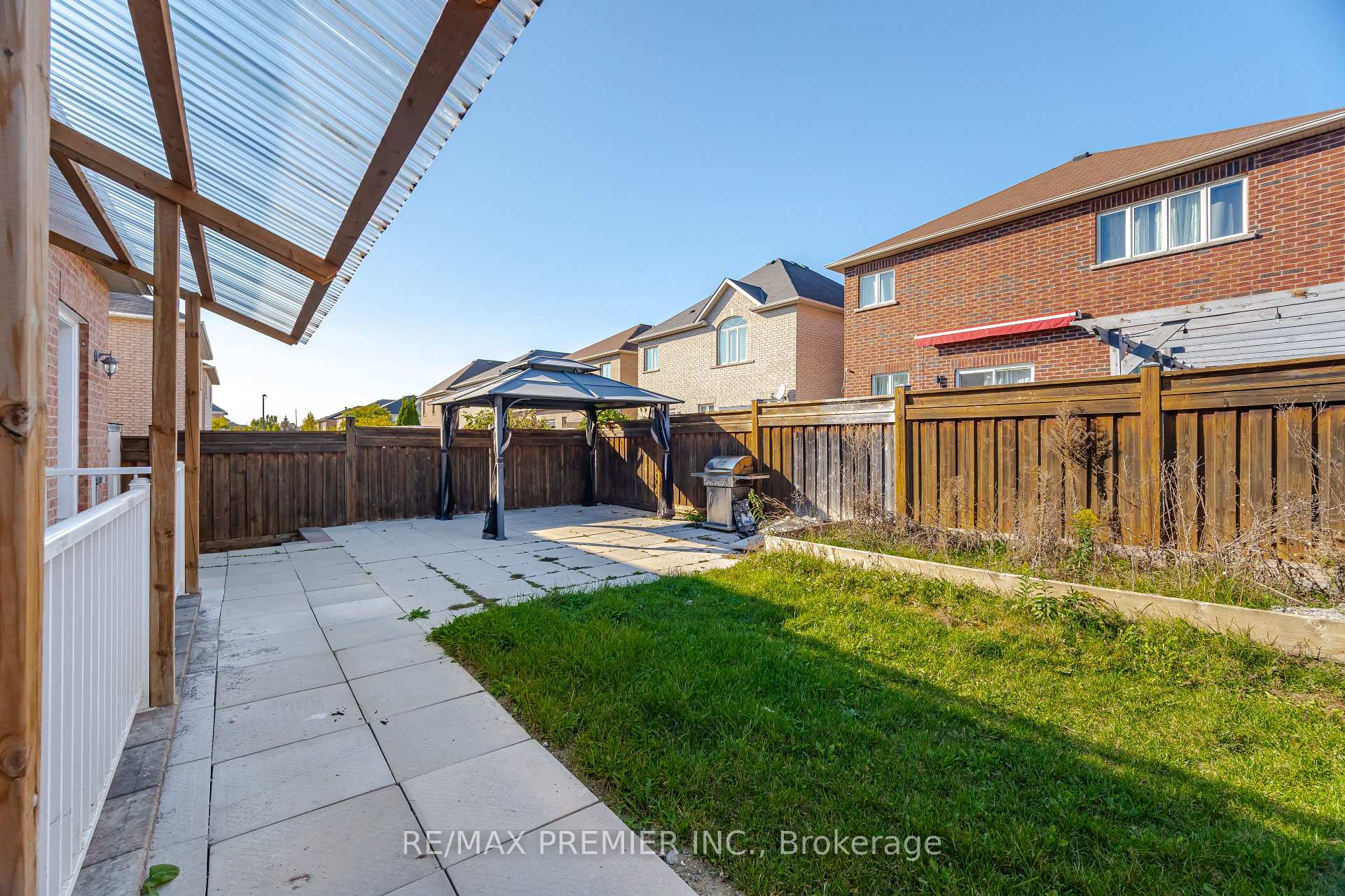 Photo 39 of 80 Heathcliffe Drive, Vaughan, Vellore Village — HOMEH
