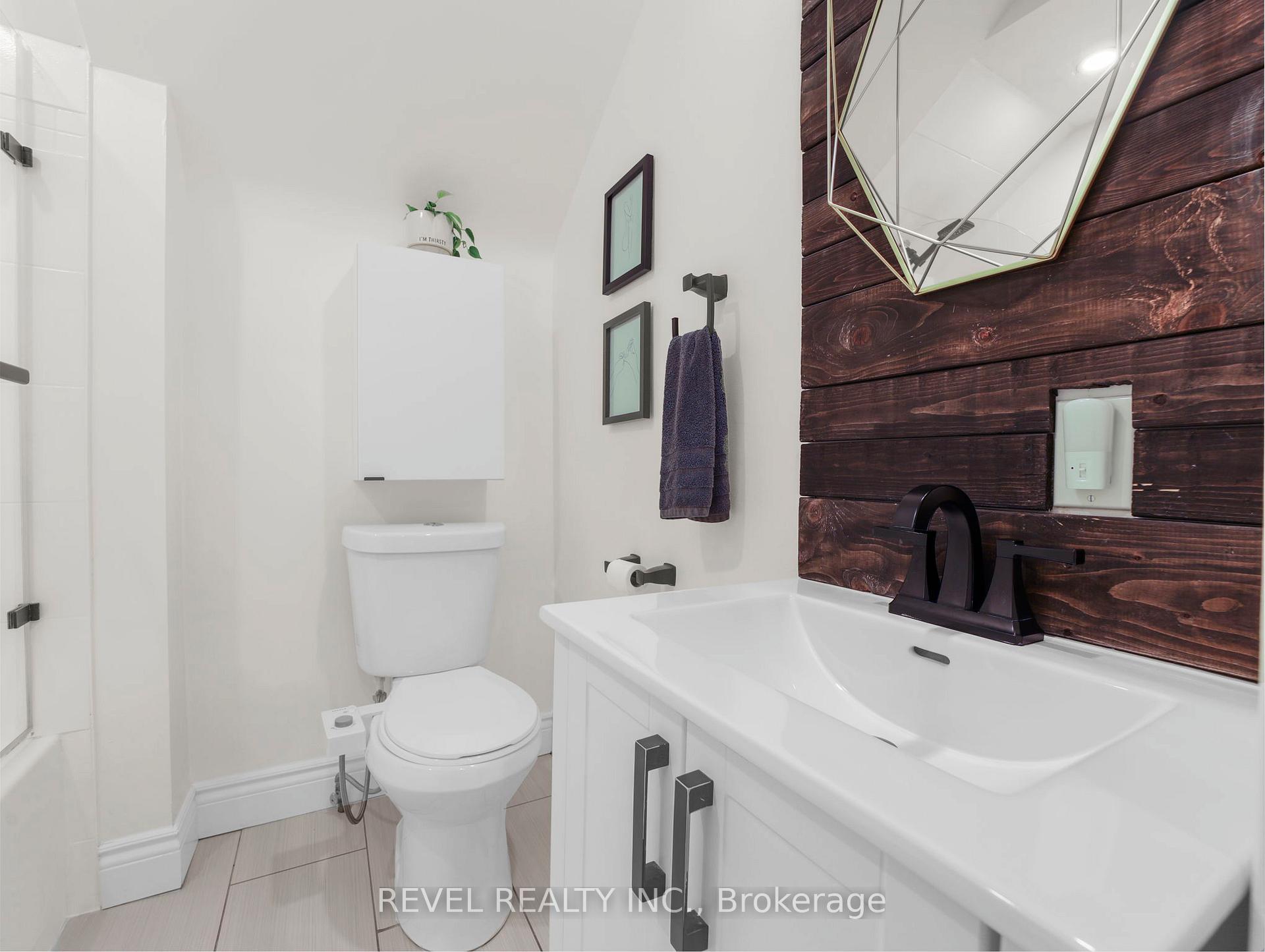 Photo 26 of 380 Macnab Street N, Hamilton, North End — HOMEH