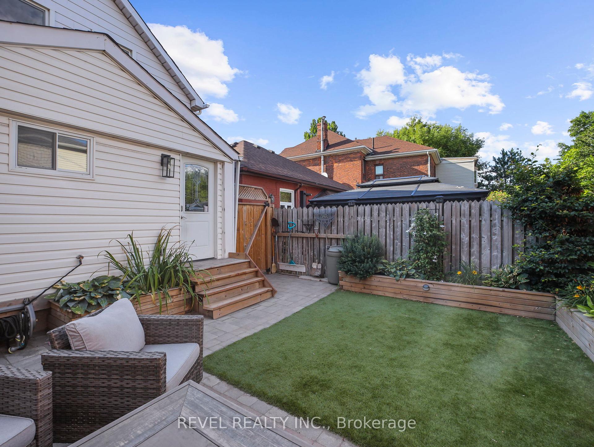 Photo 37 of 380 Macnab Street N, Hamilton, North End — HOMEH