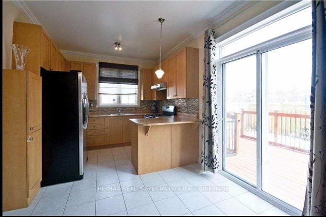 Photo 4 of Unit MAIN&2ND FLOOR, 138 Southlake Boulevard, Brampton, Madoc — HOMEH