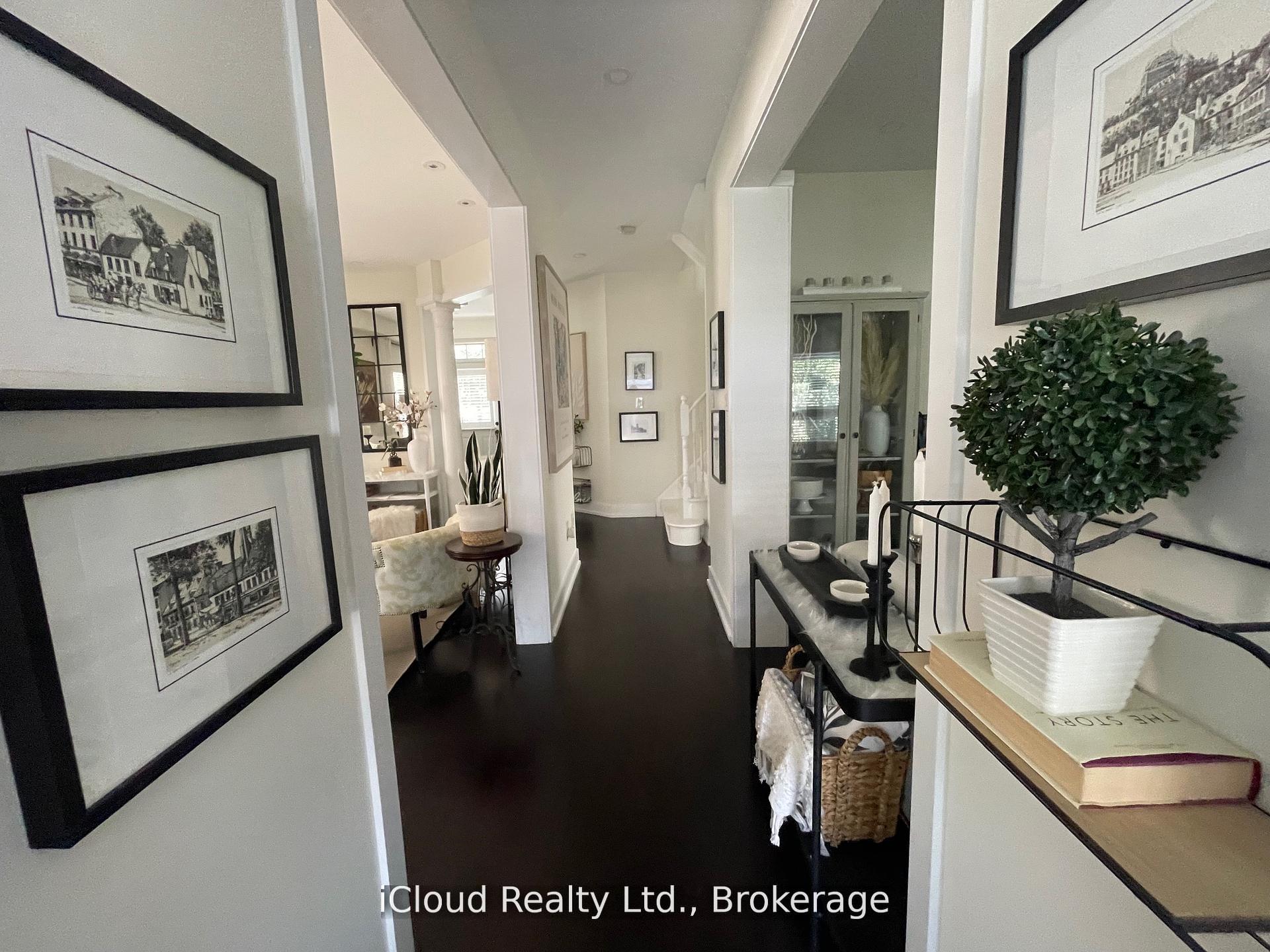 Photo 5 of 22 Fallgate Drive, Brampton, Credit Valley — HOMEH