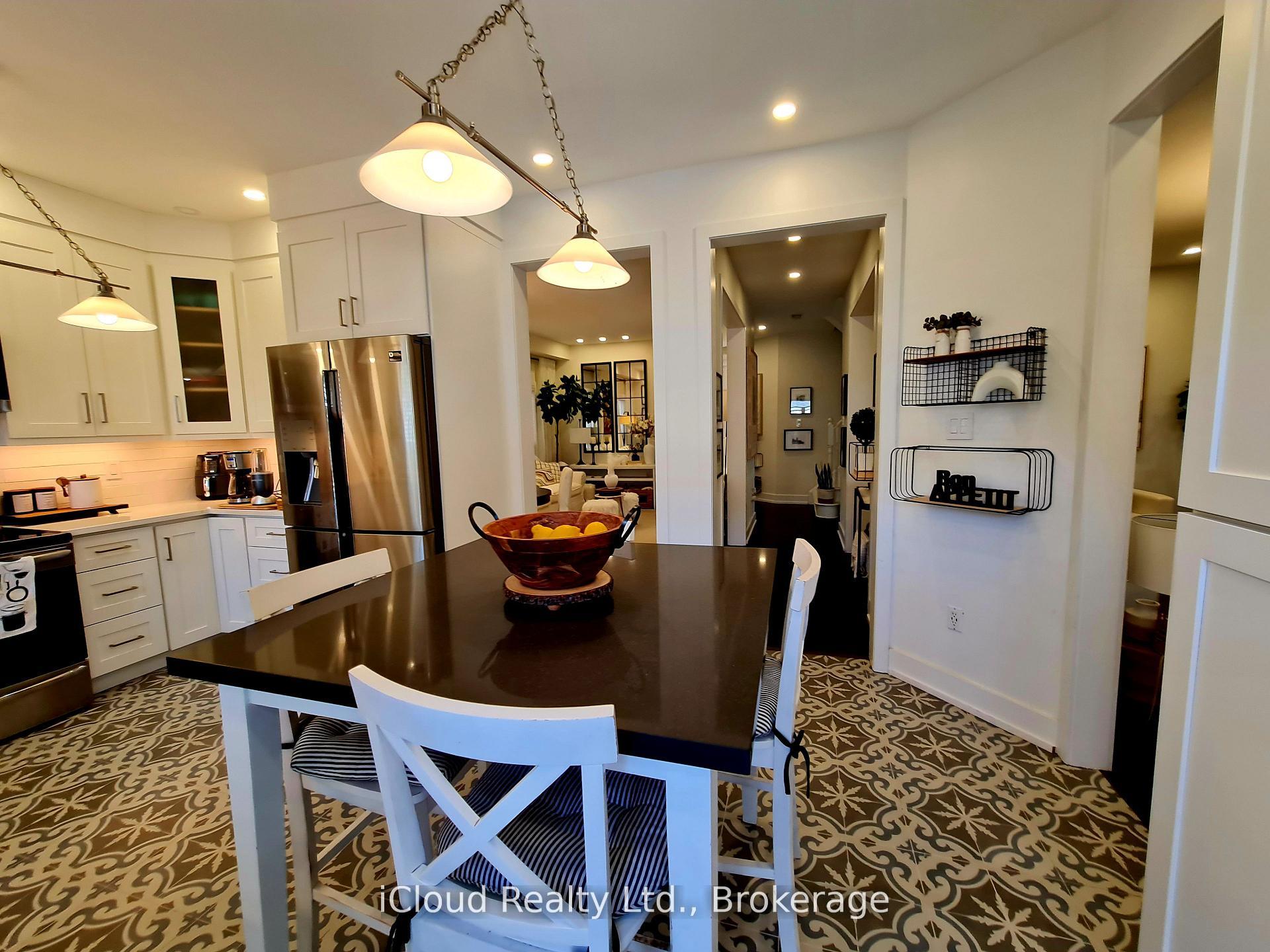 Photo 17 of 22 Fallgate Drive, Brampton, Credit Valley — HOMEH