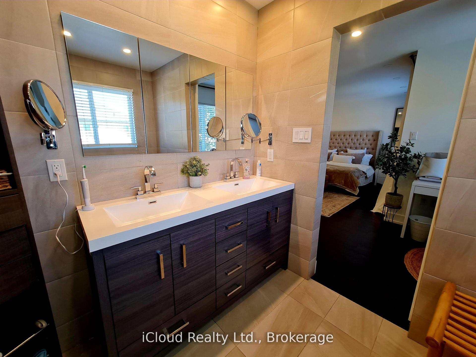 Photo 20 of 22 Fallgate Drive, Brampton, Credit Valley — HOMEH