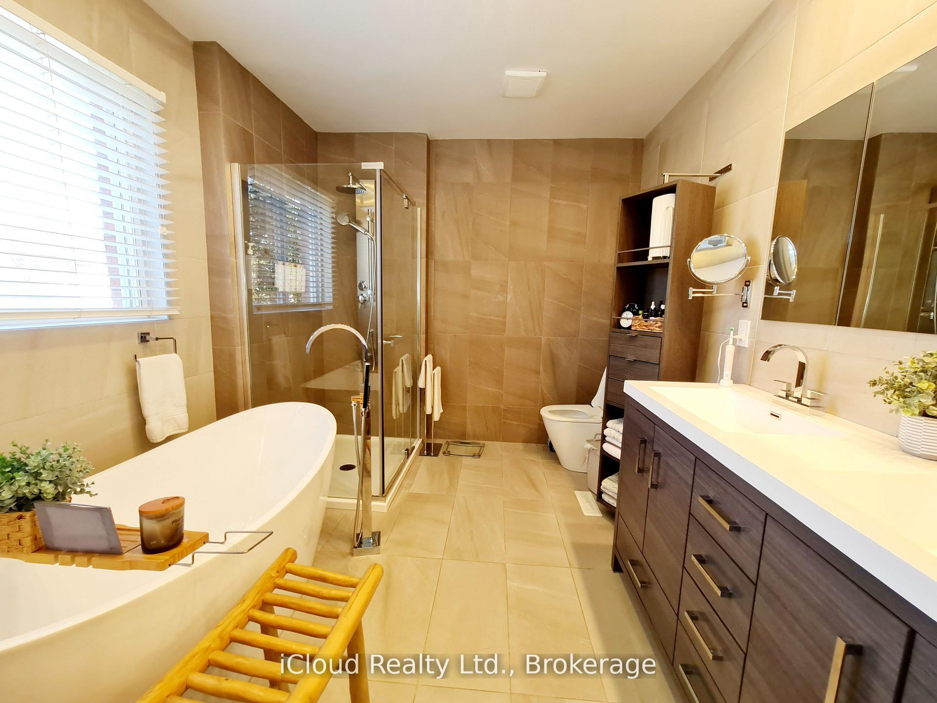 Photo 24 of 22 Fallgate Drive, Brampton, Credit Valley — HOMEH