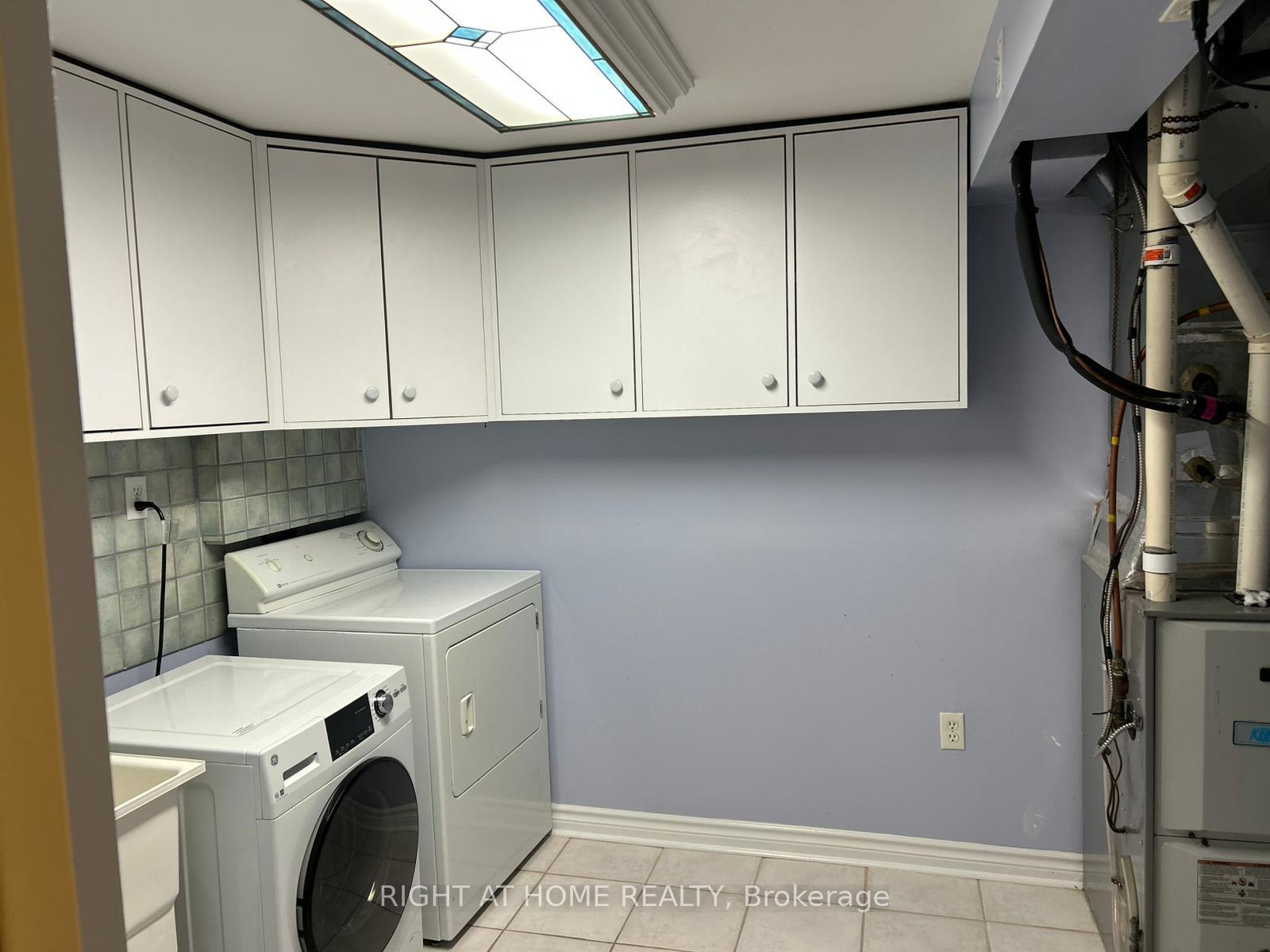 Photo 15 of 100 Lauraglen Crescent, Brampton, Fletcher's Creek South — HOMEH