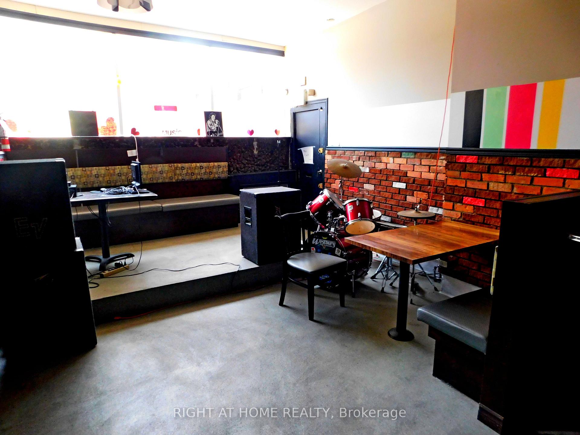 Photo 23 of 657 King Street E, Hamilton, Landsdale — HOMEH