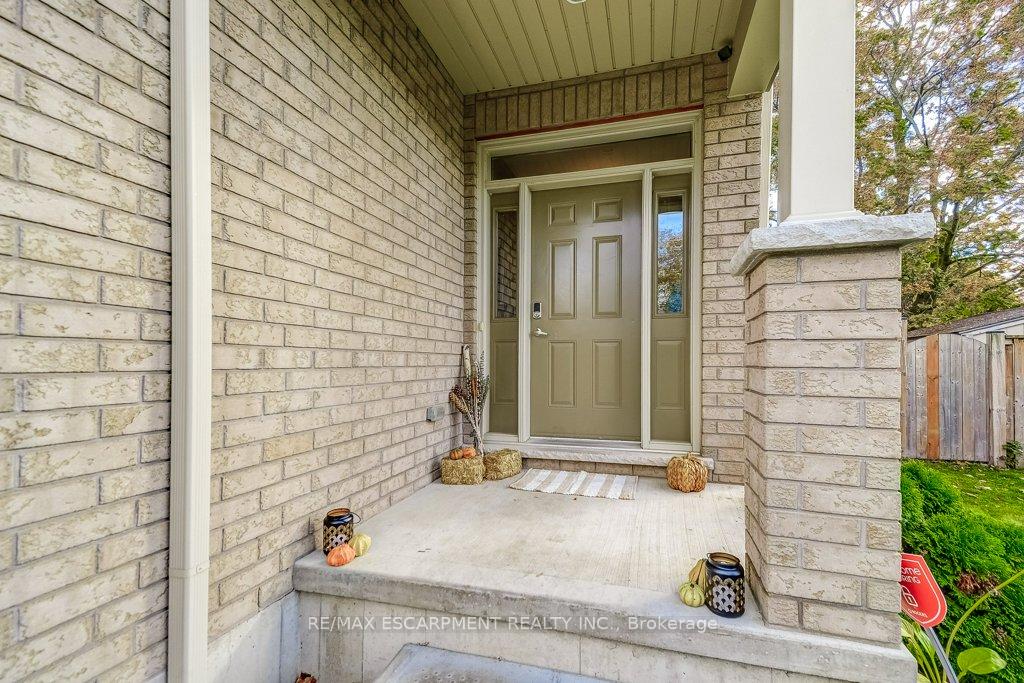 Photo 3 of 132A Scott Avenue, Brant, Paris — HOMEH