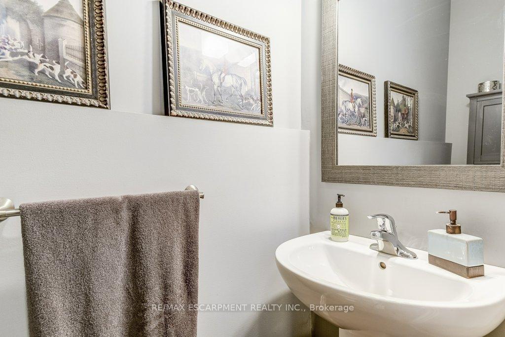 Photo 5 of 132A Scott Avenue, Brant, Paris — HOMEH